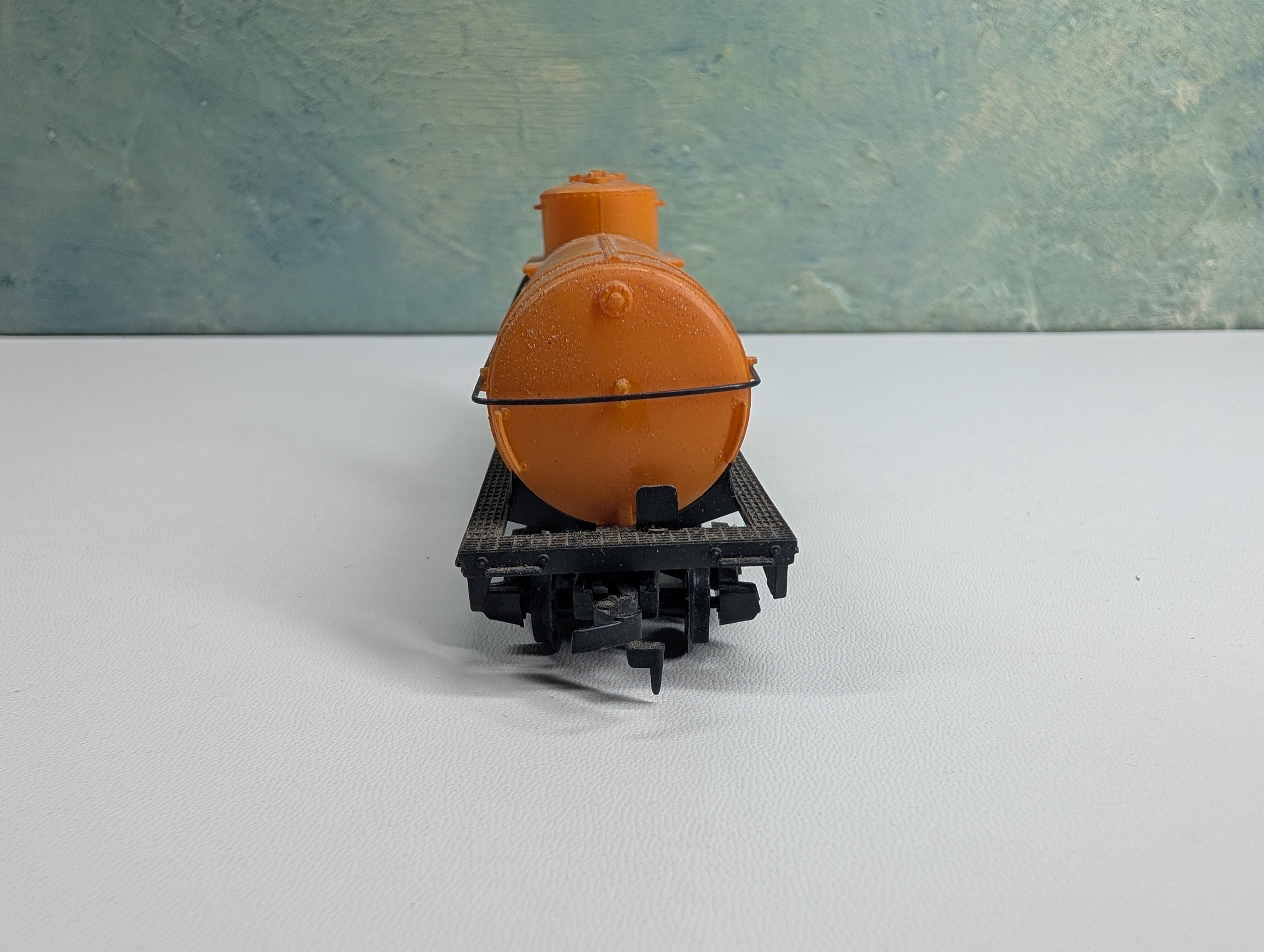 USED Tyco HO Scale Single Dome Tank Car Shell