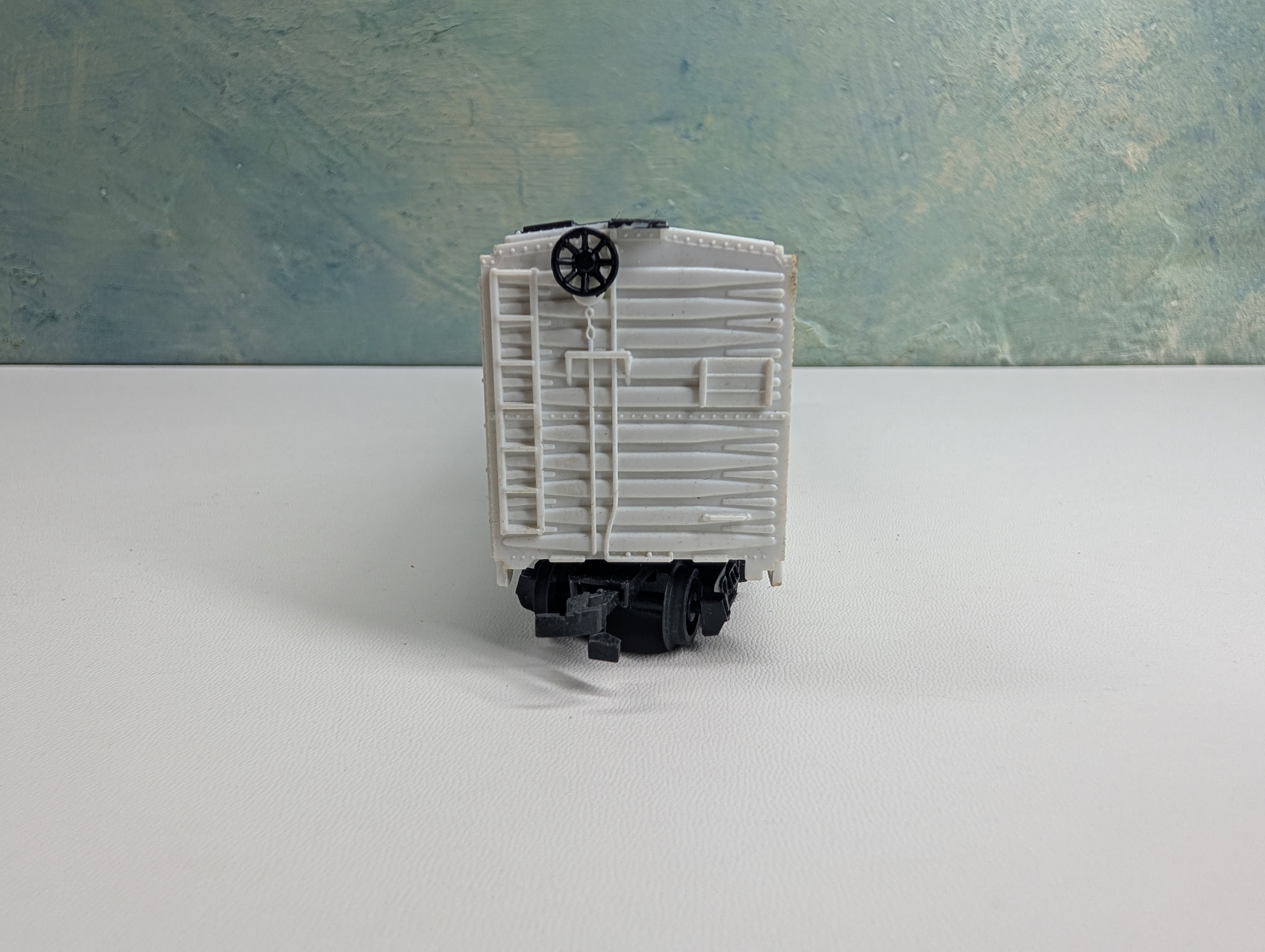 USED Bachmann HO Scale 50' Box Car McCloud River Railroad MR #2184