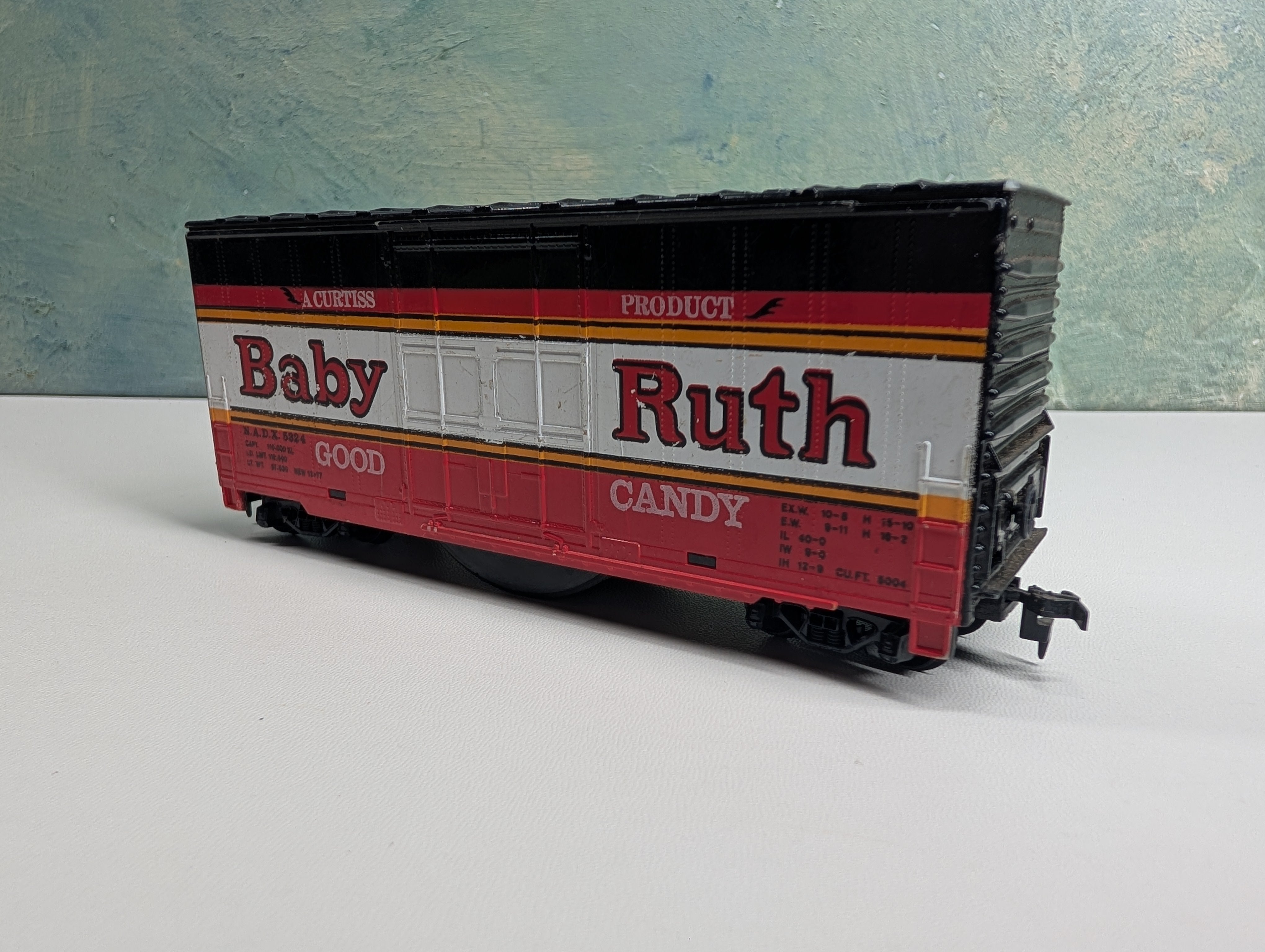 USED Bachmann HO Scale 40' Hi-Cube Box Car Baby Ruth NADX #5324 Shaker