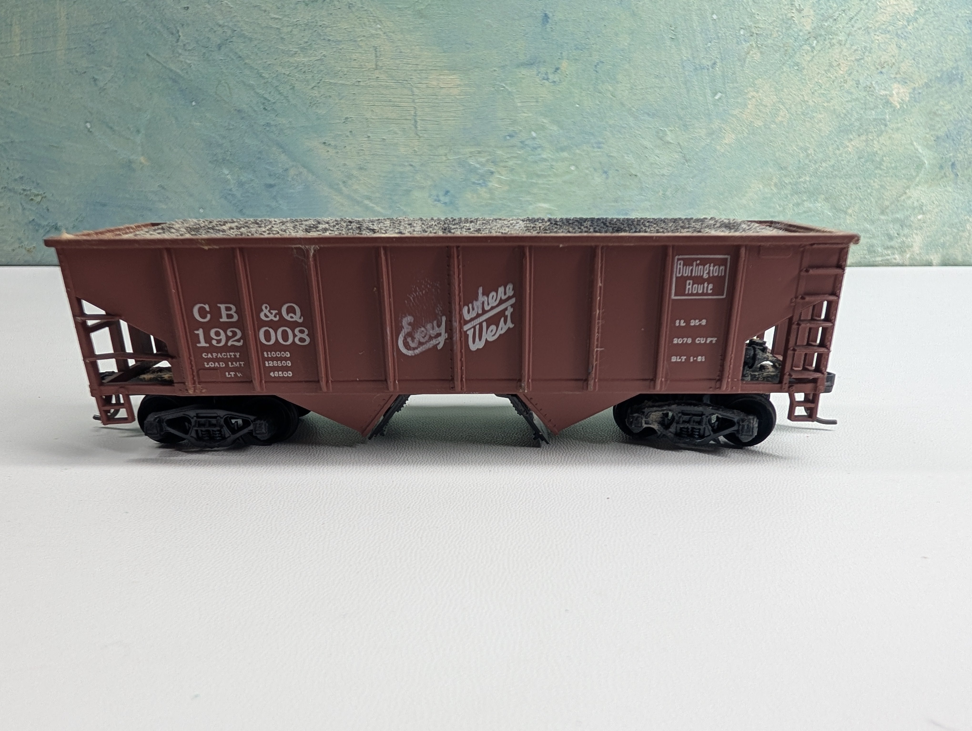 USED TRAIN MINIATURE HO Scale 36' Ribbed Hopper Burlington CB&Q #192008