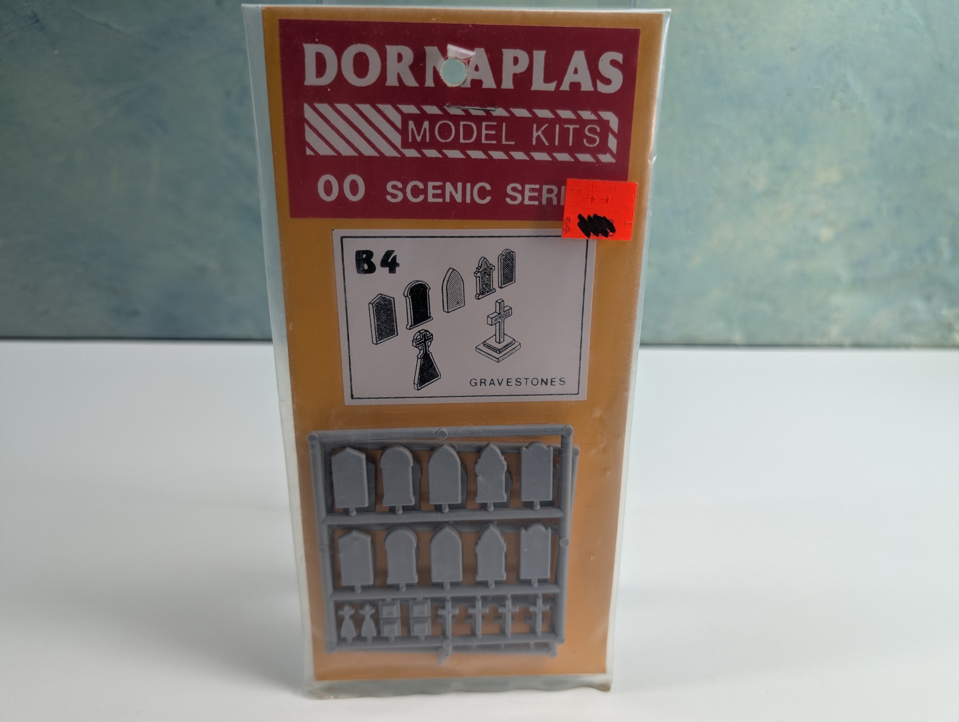 Dornaplas HO Scale B4 Gravestones OO