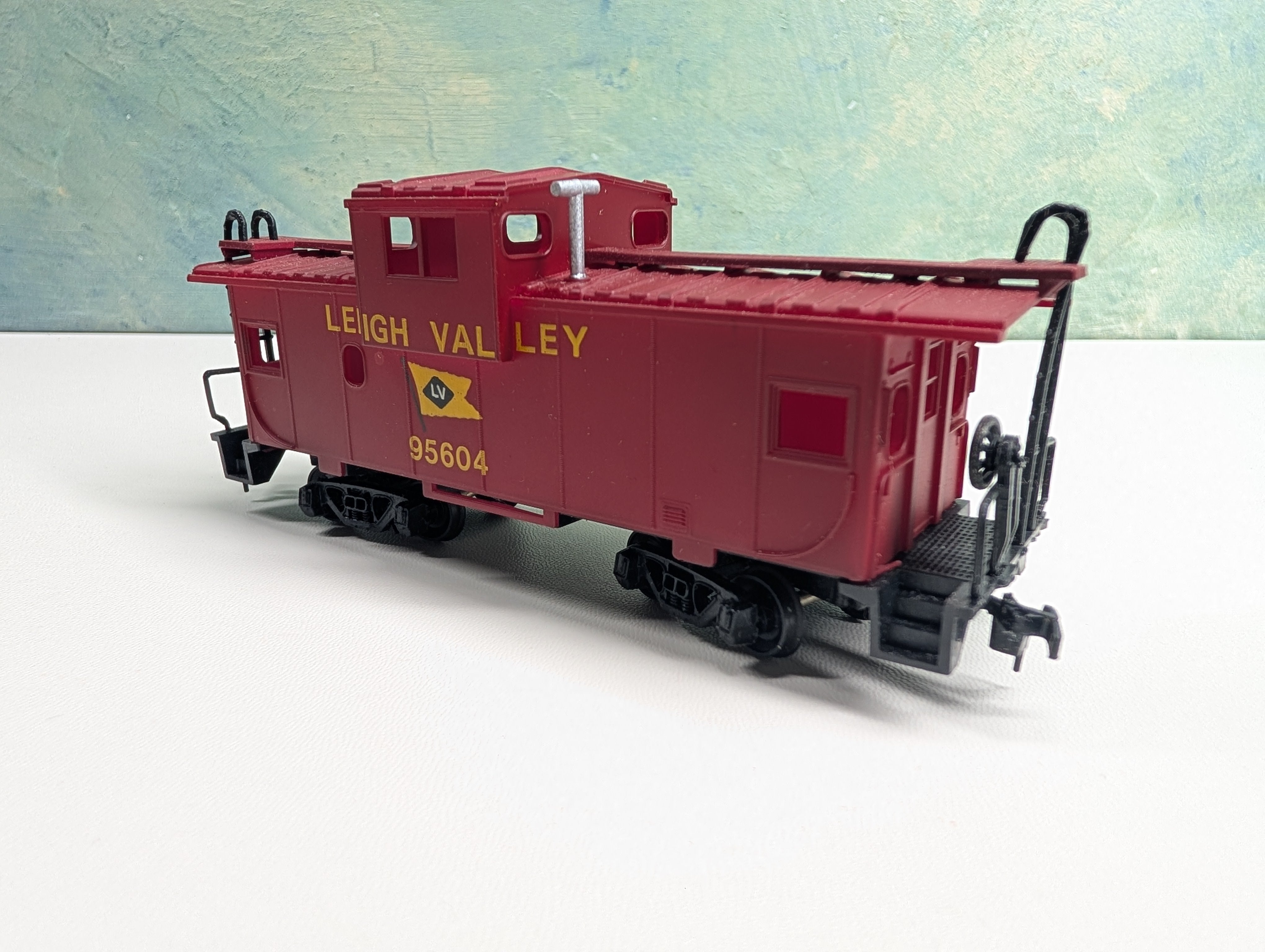 USED Bachmann HO Scale Caboose Lehigh Valley #95604