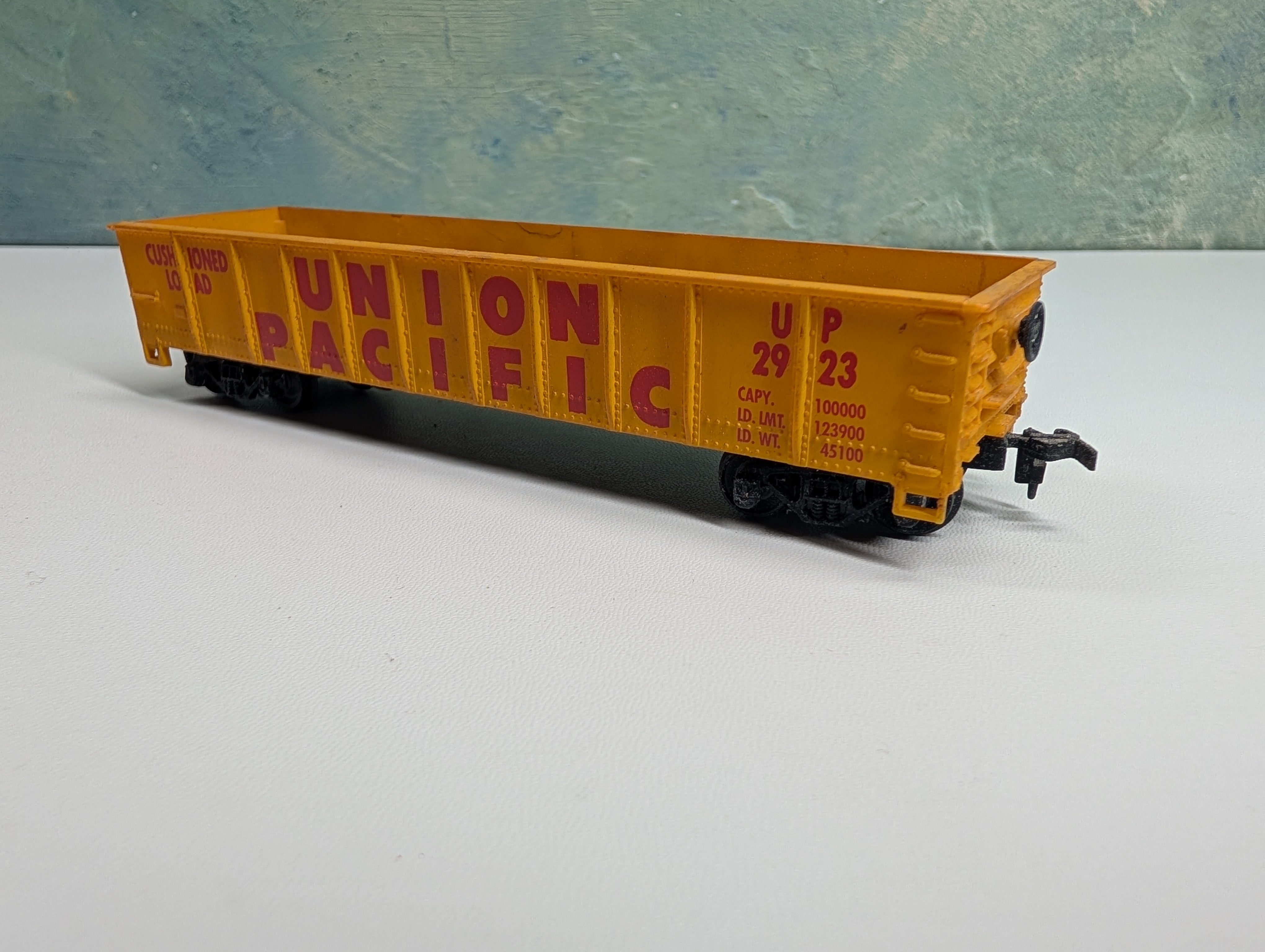 USED Tyco HO Scale 40' Gondola Union Pacific UP #2923