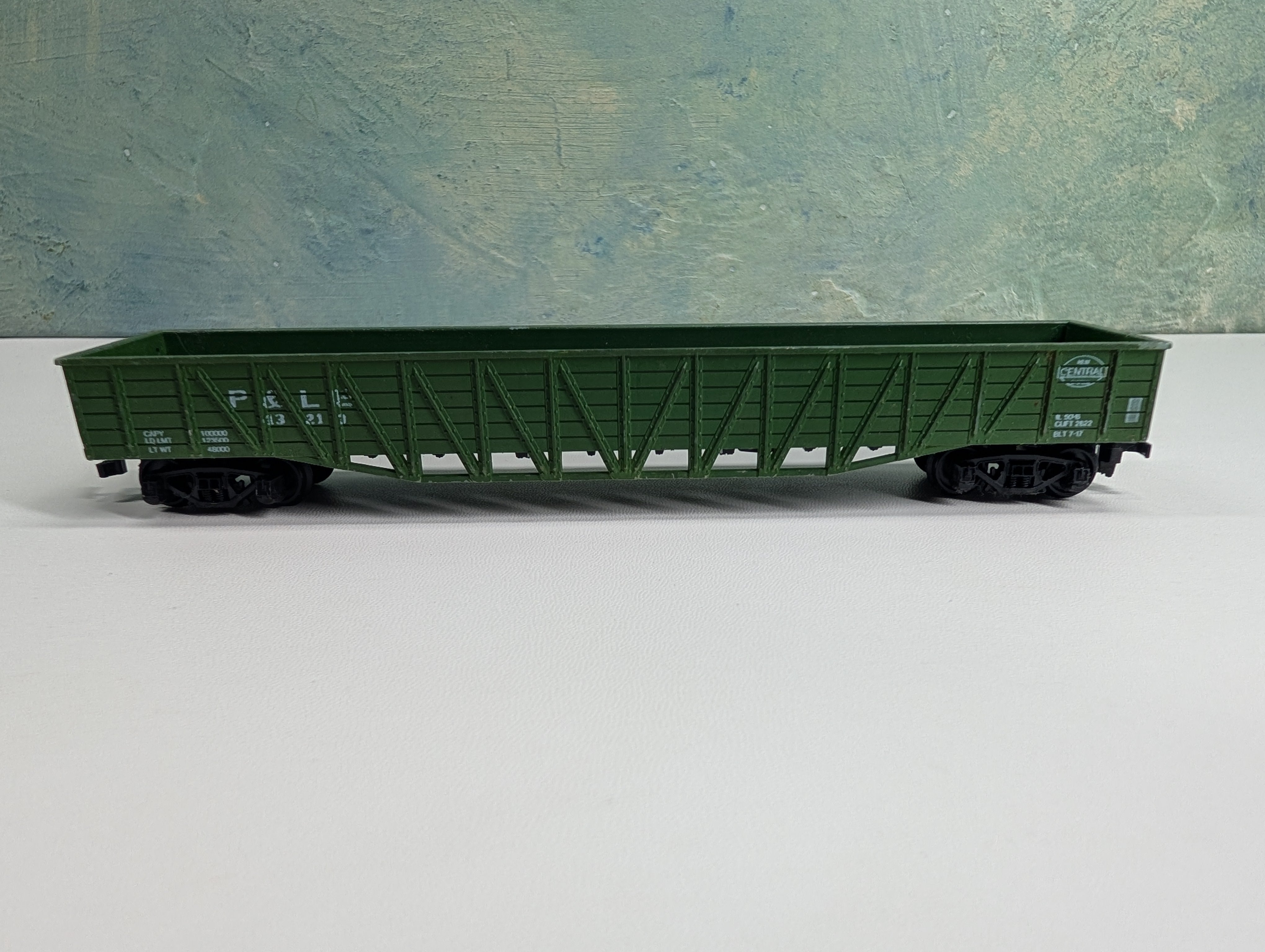 USED AHM HO Scale 50' Wooden Gondola Pittsburgh and Lake Erie P&LE #13213