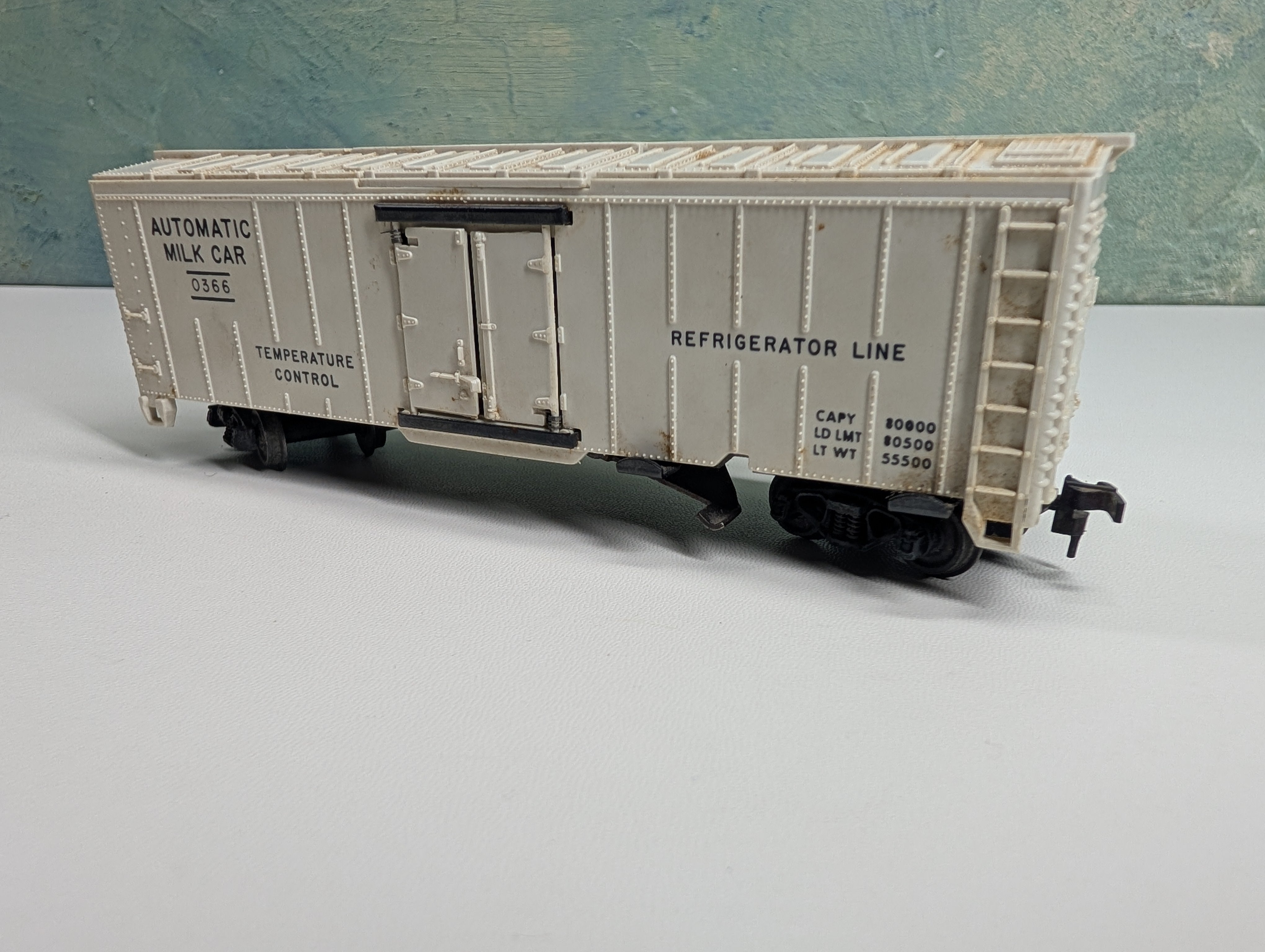 USED Lionel HO Scale 40' Automatic Milk Car #0366 Tested