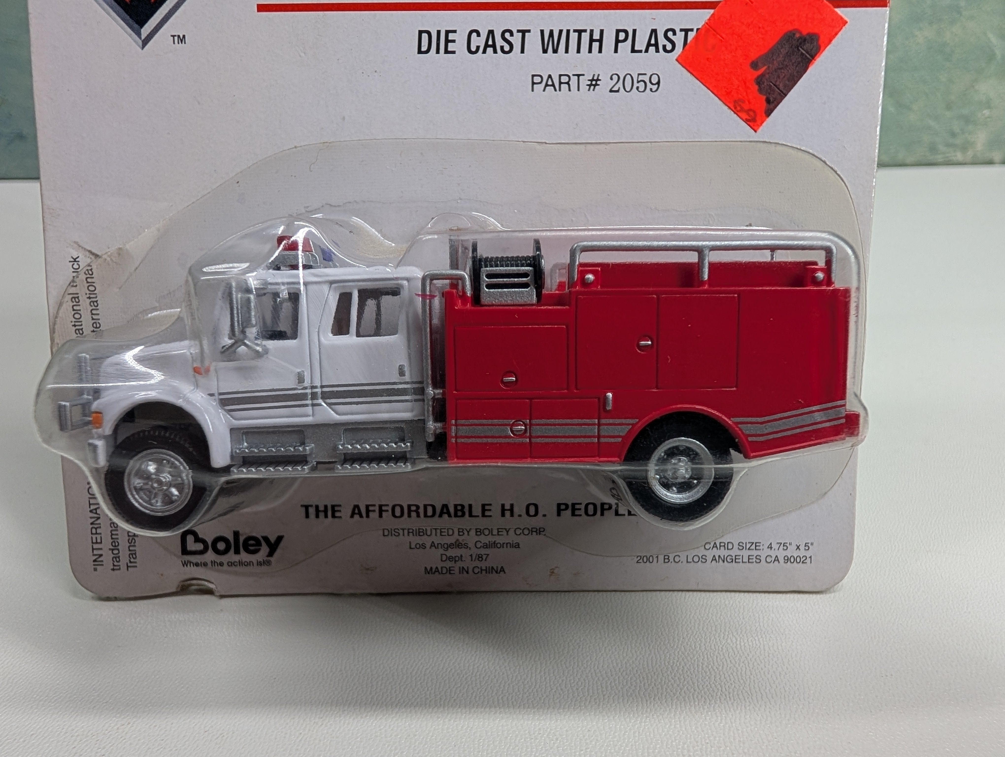 Boley 2059-71 HO Scale International Emergency Crew Cab Brush Fire Truck White Cab Red Body