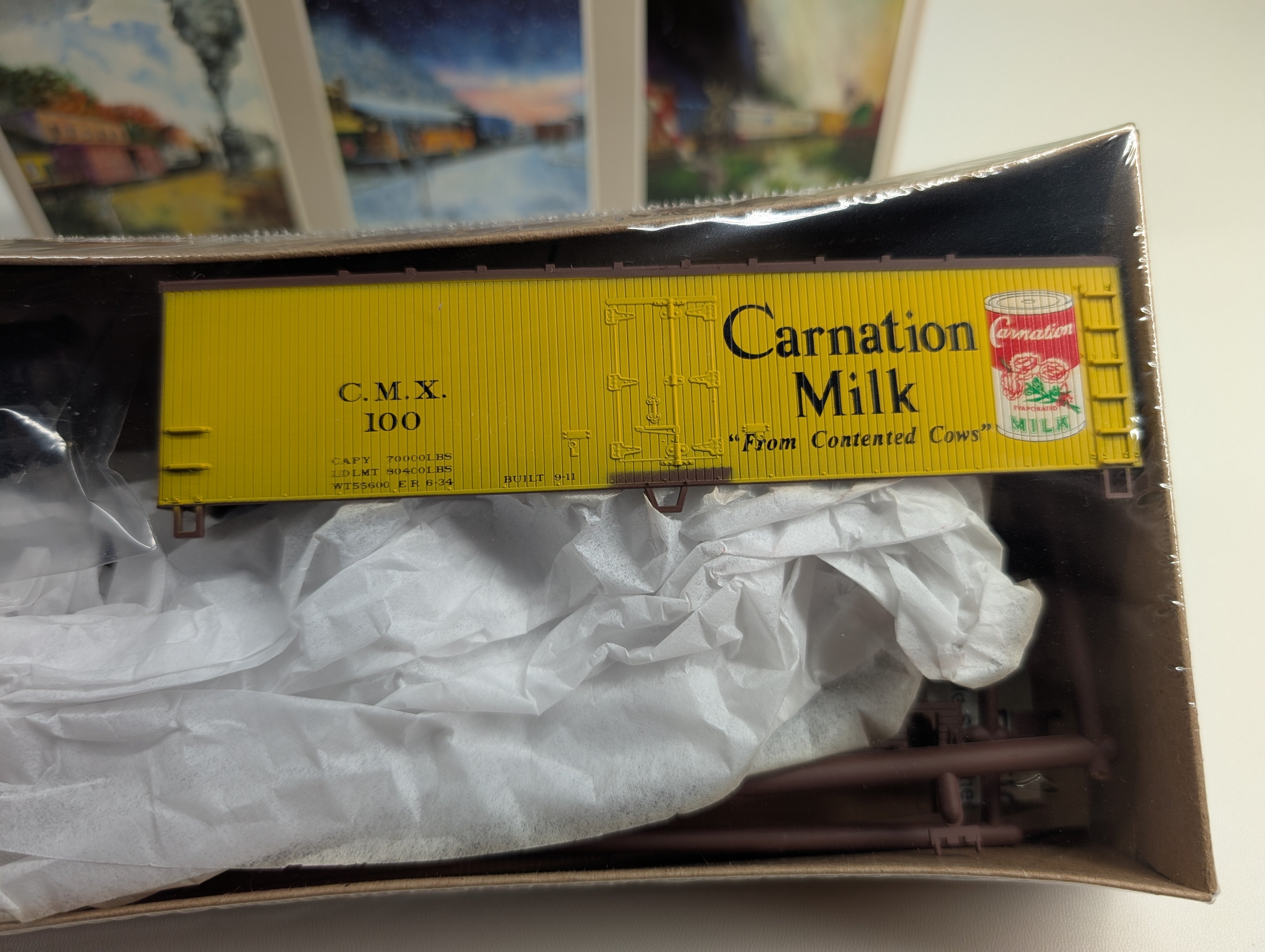 Walthers 932-2479 HO Scale 40' Wood End Billboard Reefer Carnation Milk CMX #100 KIT