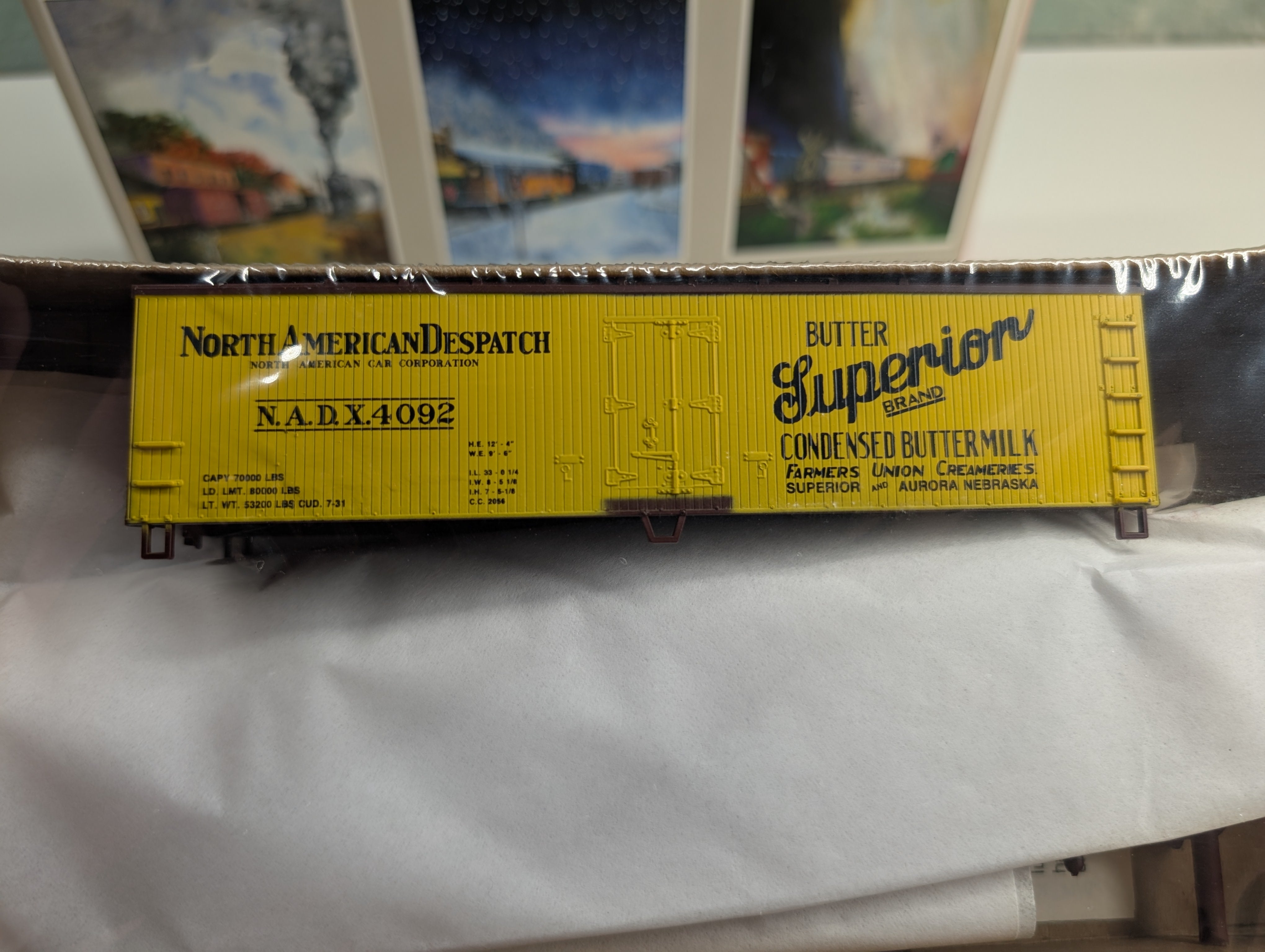 Walthers 932-2483 HO Scale 40' Wood End Billboard Reefer North American Despatch NADX #4092 Superior Butter Condensed Buttermilk KIT