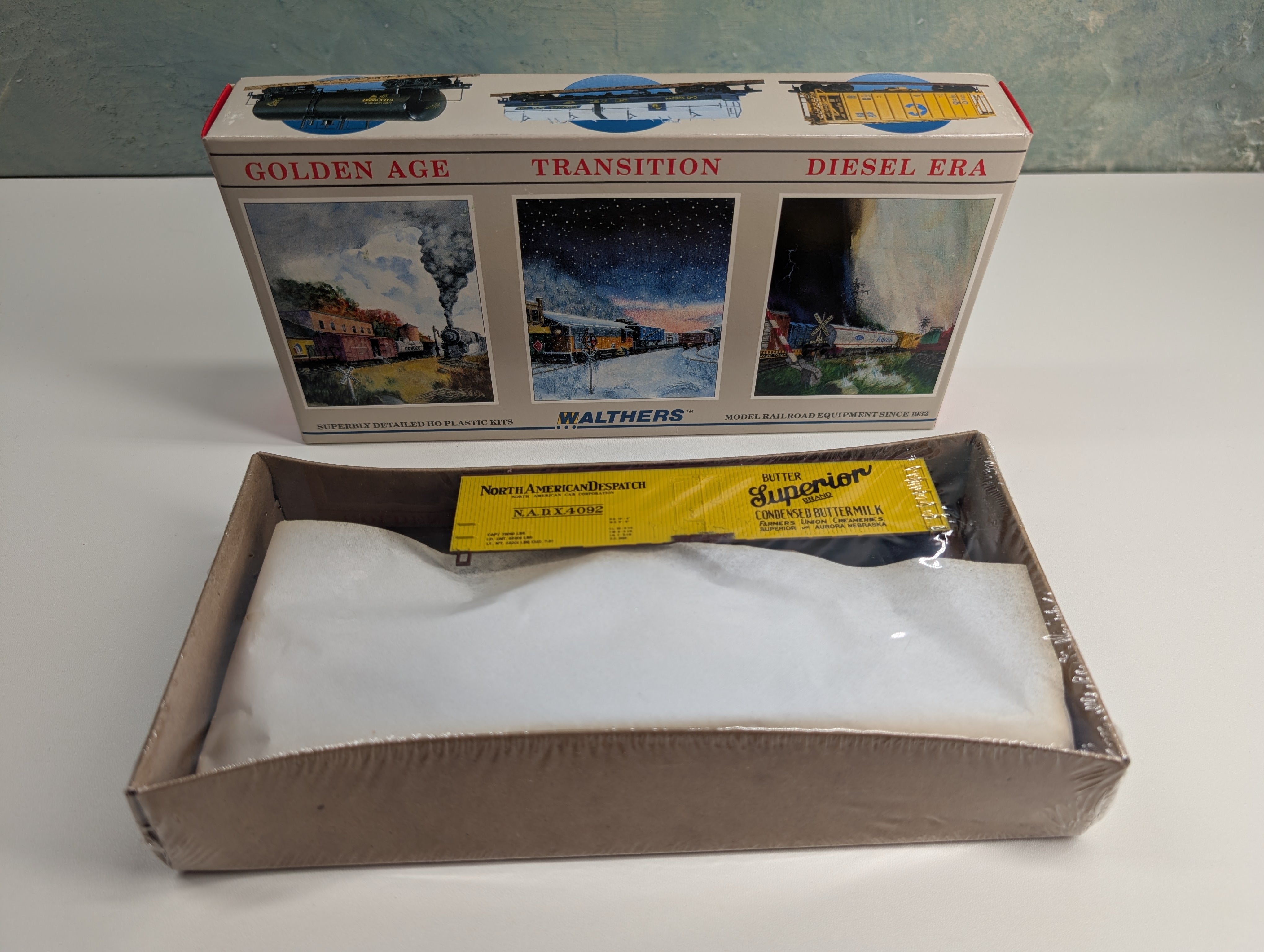 Walthers 932-2483 HO Scale 40' Wood End Billboard Reefer North American Despatch NADX #4092 Superior Butter Condensed Buttermilk KIT