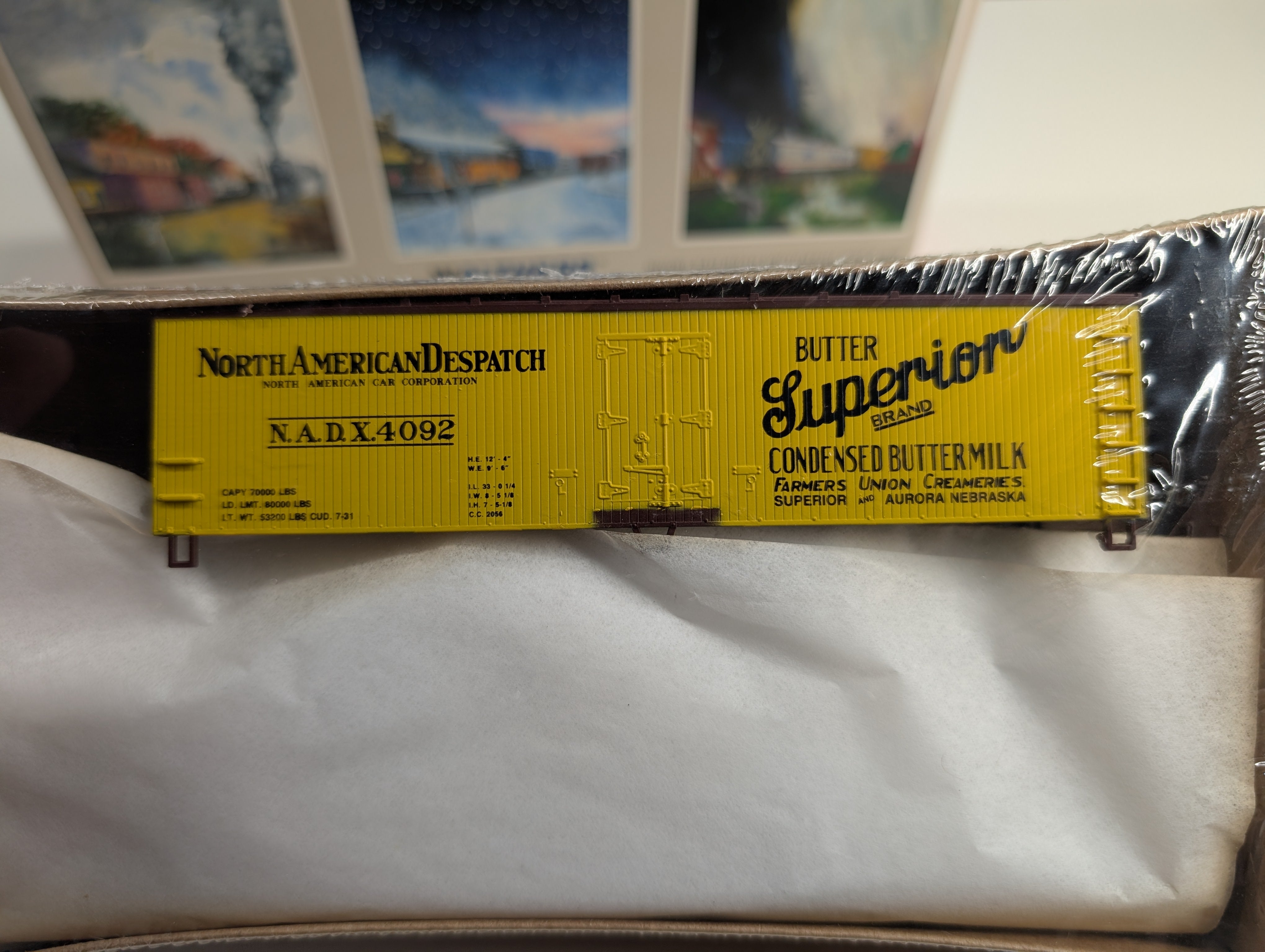 Walthers 932-2483 HO Scale 40' Wood End Billboard Reefer North American Despatch NADX #4092 Superior Butter Condensed Buttermilk KIT