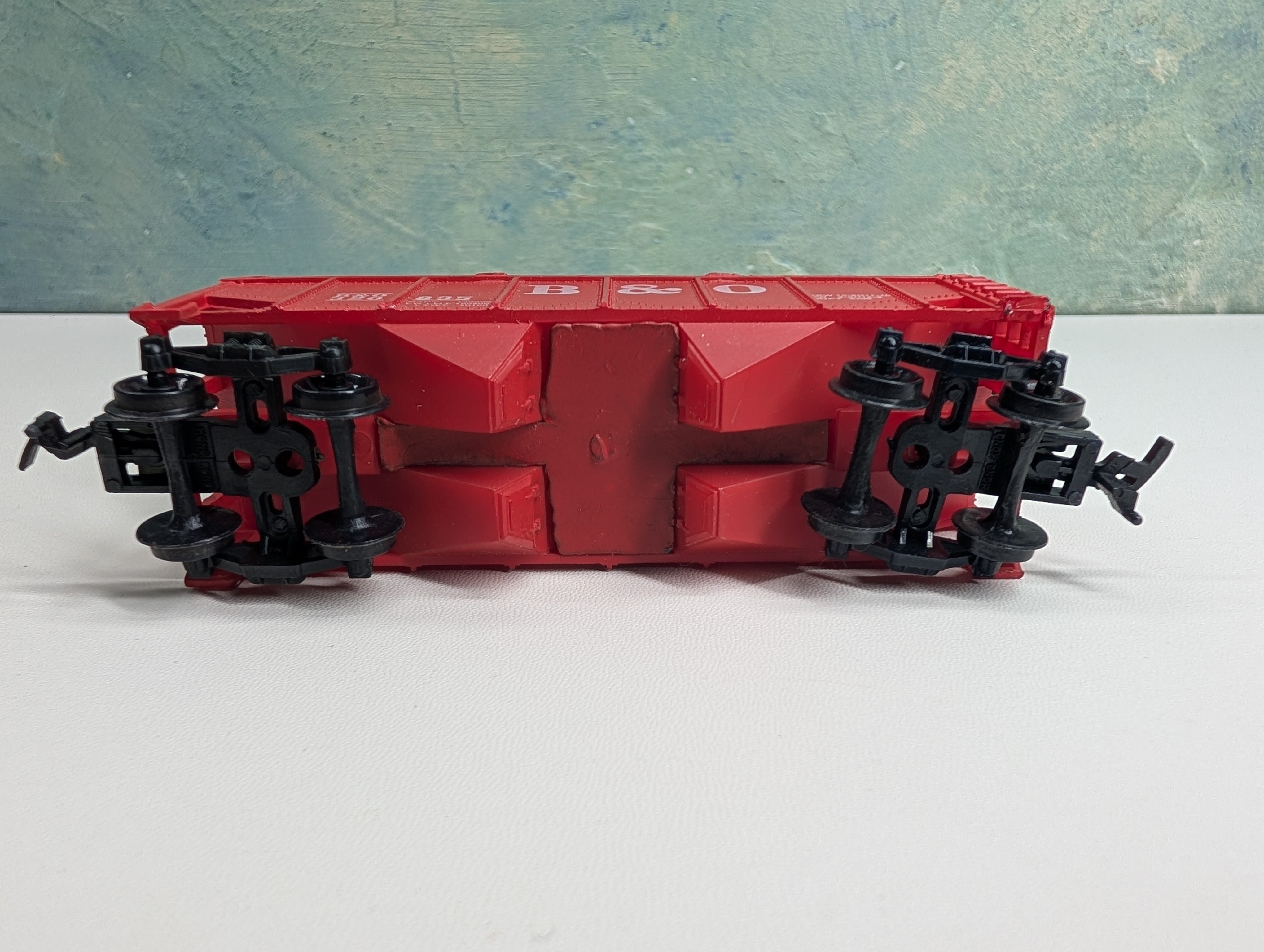 USED HO Scale 2 Bay Hopper w/ Coal Baltimore and Ohio B&O #320835