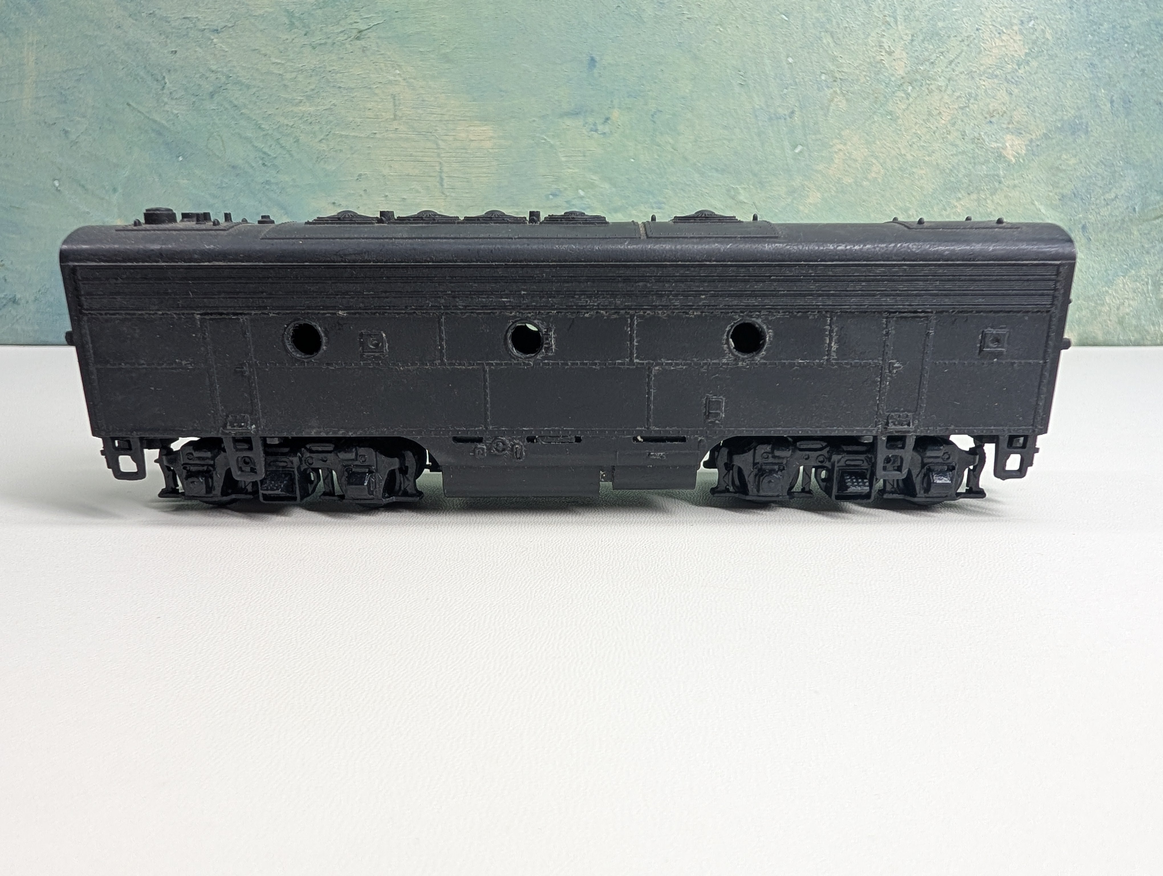 USED Athearn HO Scale Undecorated B Unit (Unpowered)