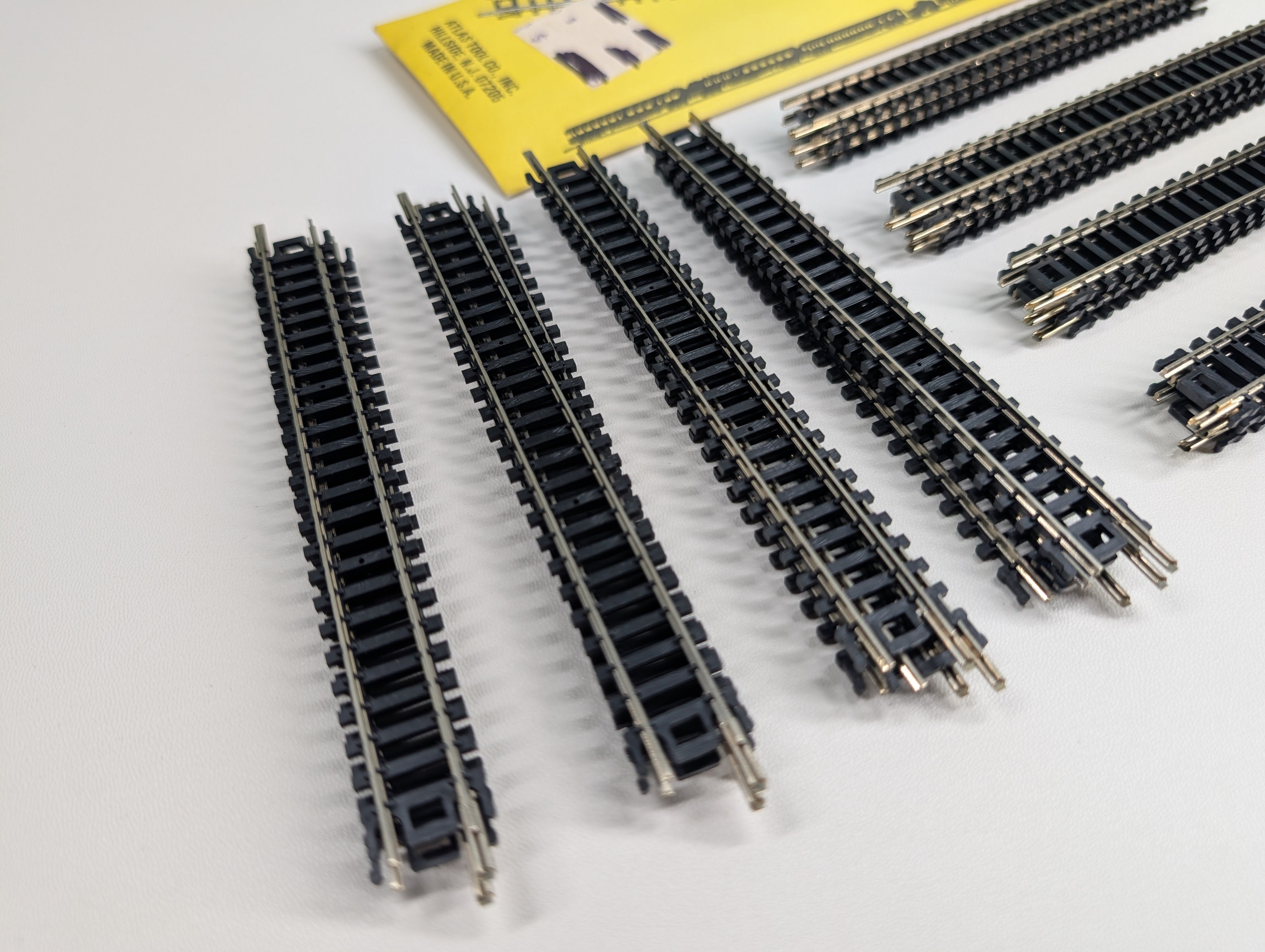 Atlas 2501 N Scale 5" Straight Track, Nickel Silver (24 pcs)