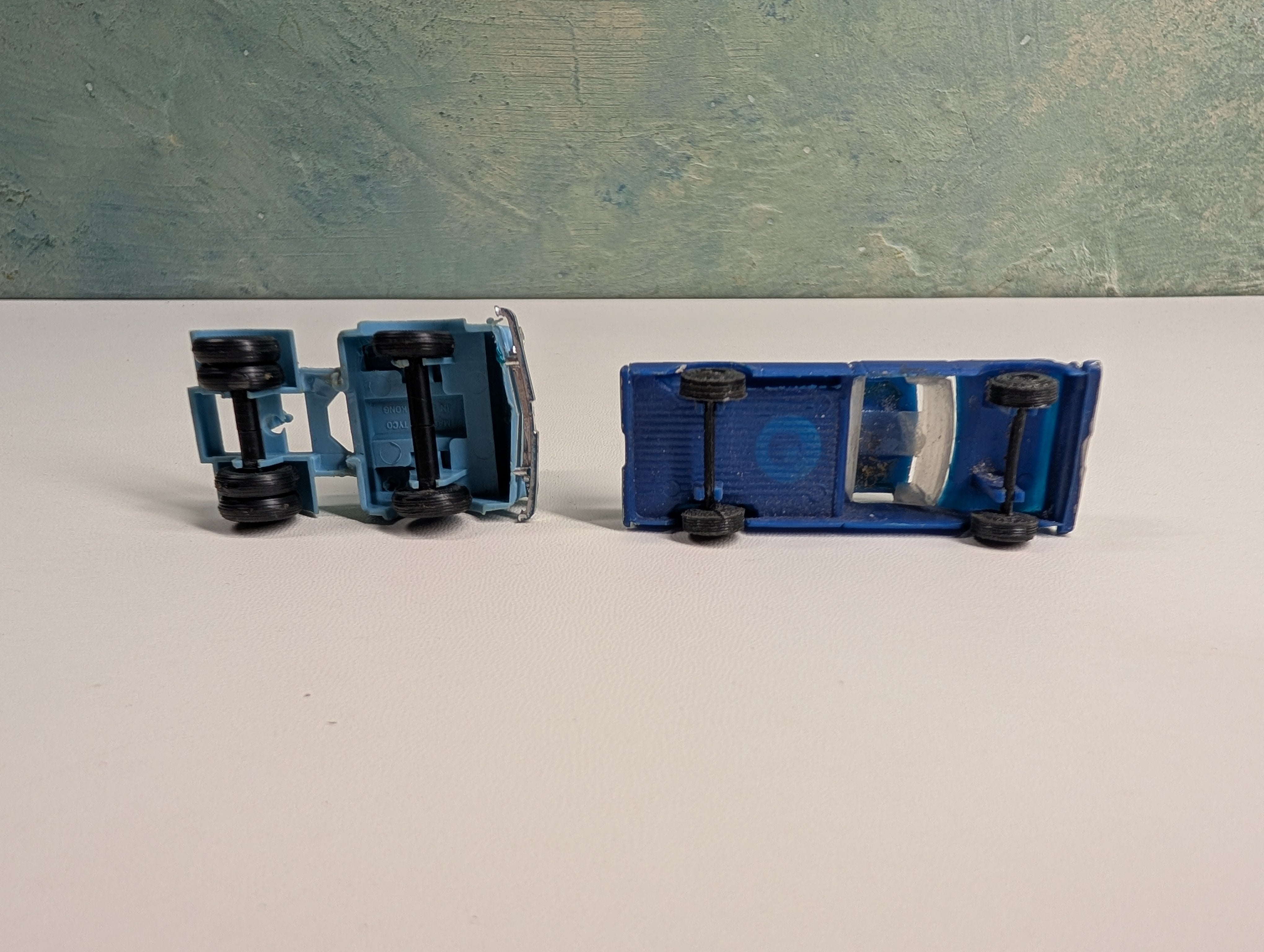 USED HO Scale 2 Blue Trucks