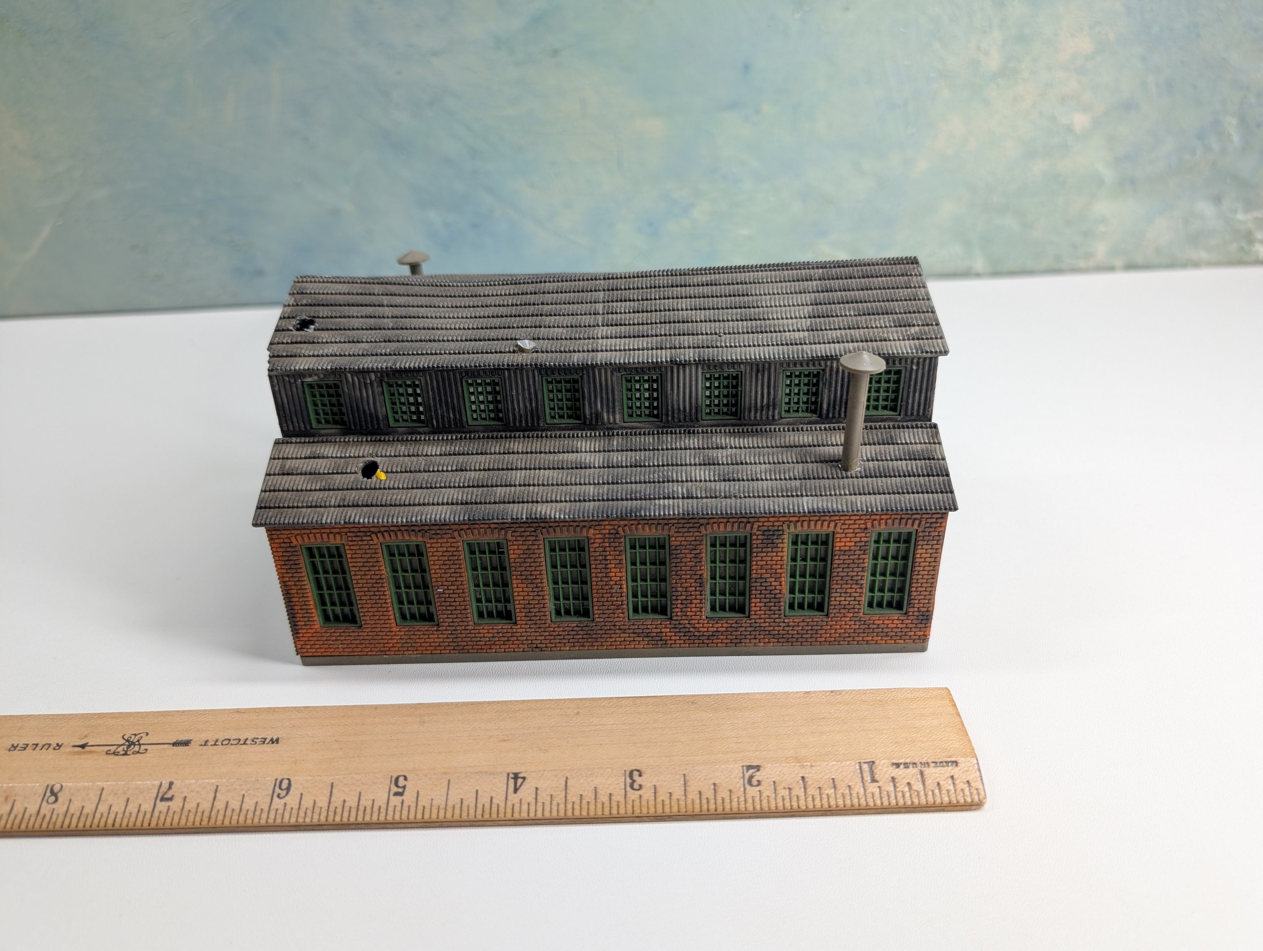 USED Heljan HO Scale John Schmidt Woodworking Factory, Brick