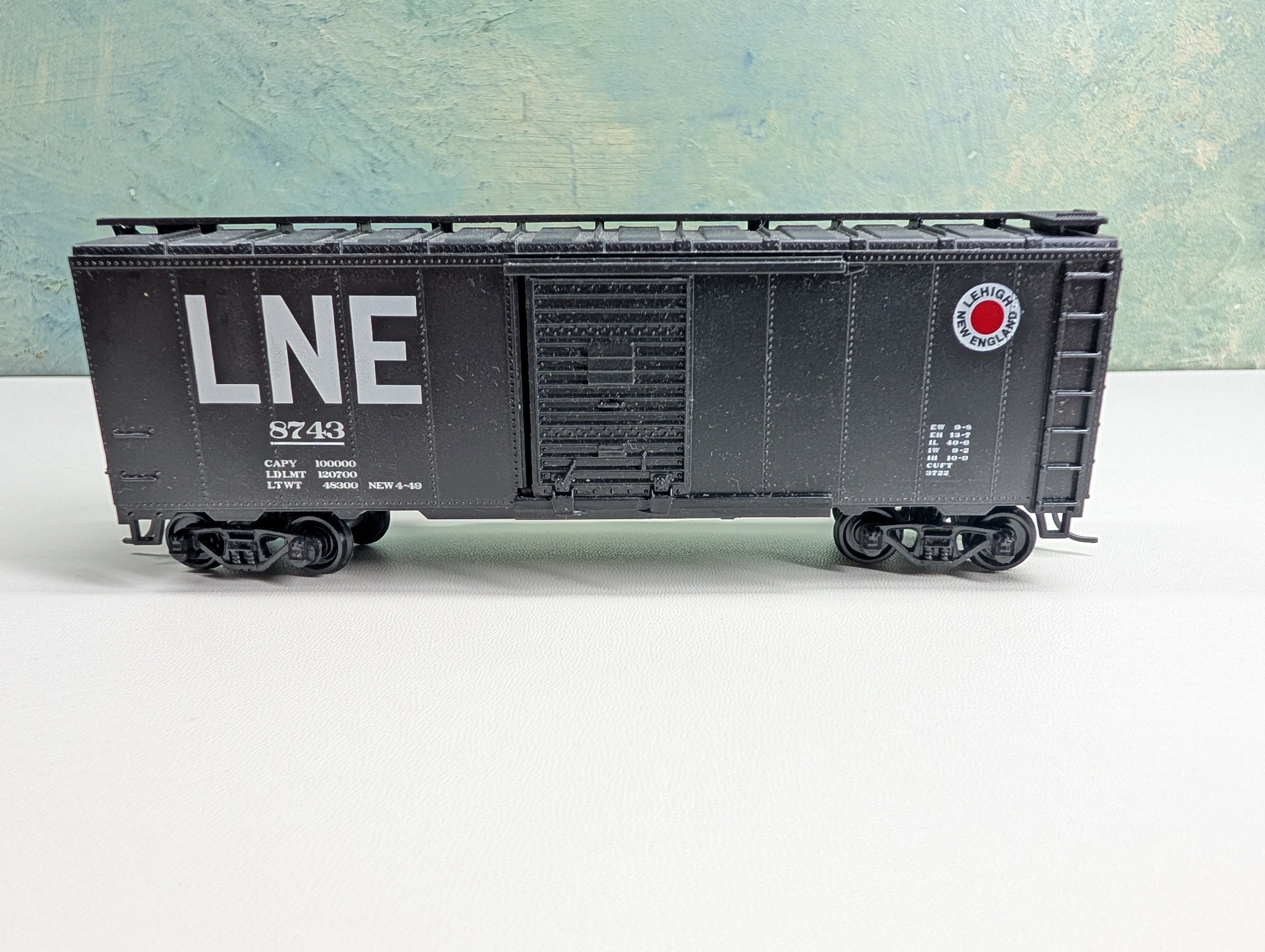 USED Athearn HO Scale 40' Box Car Lehigh & New England LNE #8743