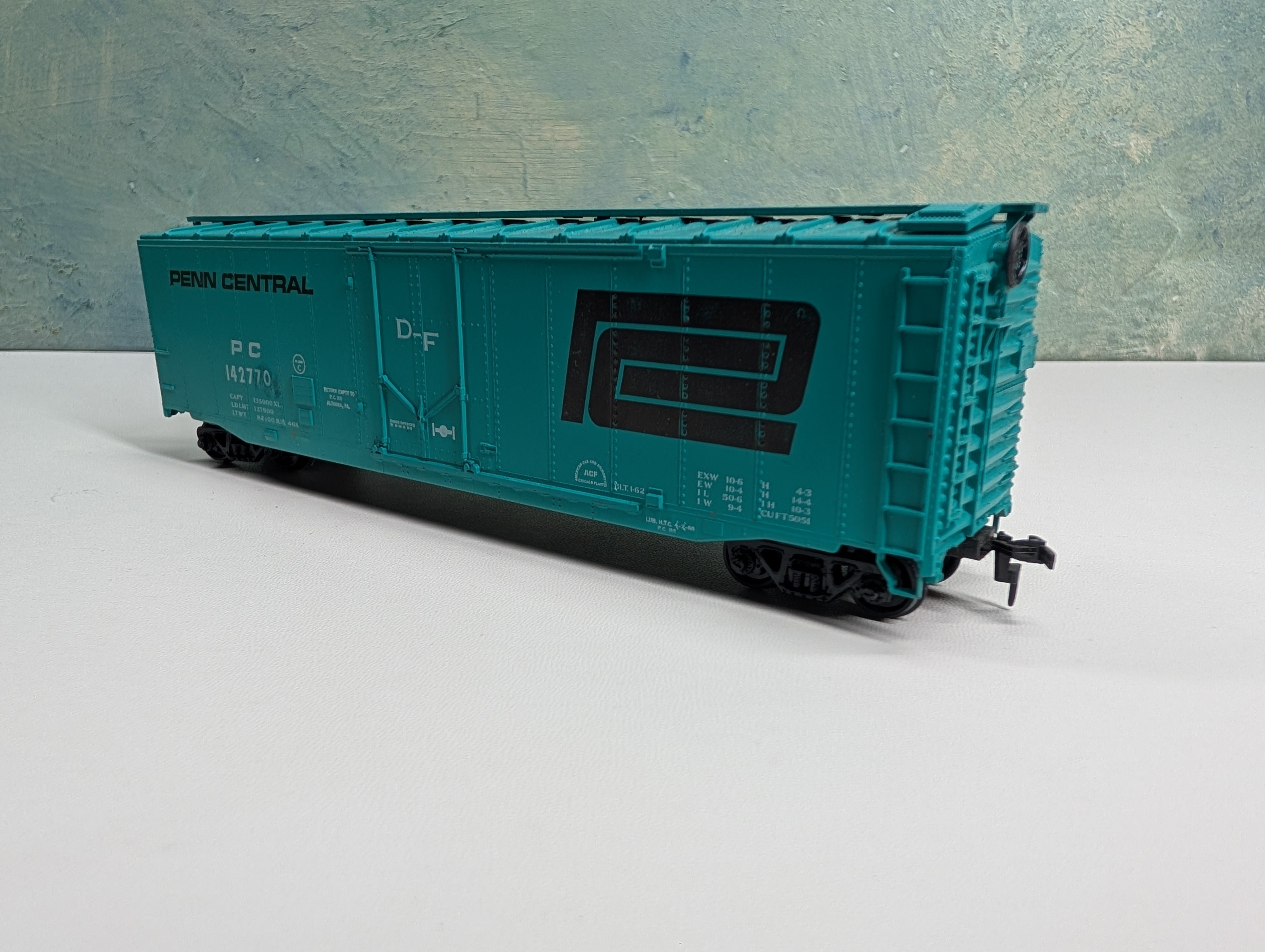 USED Athearn HO Scale 50' Box Car Penn Central PC #142770