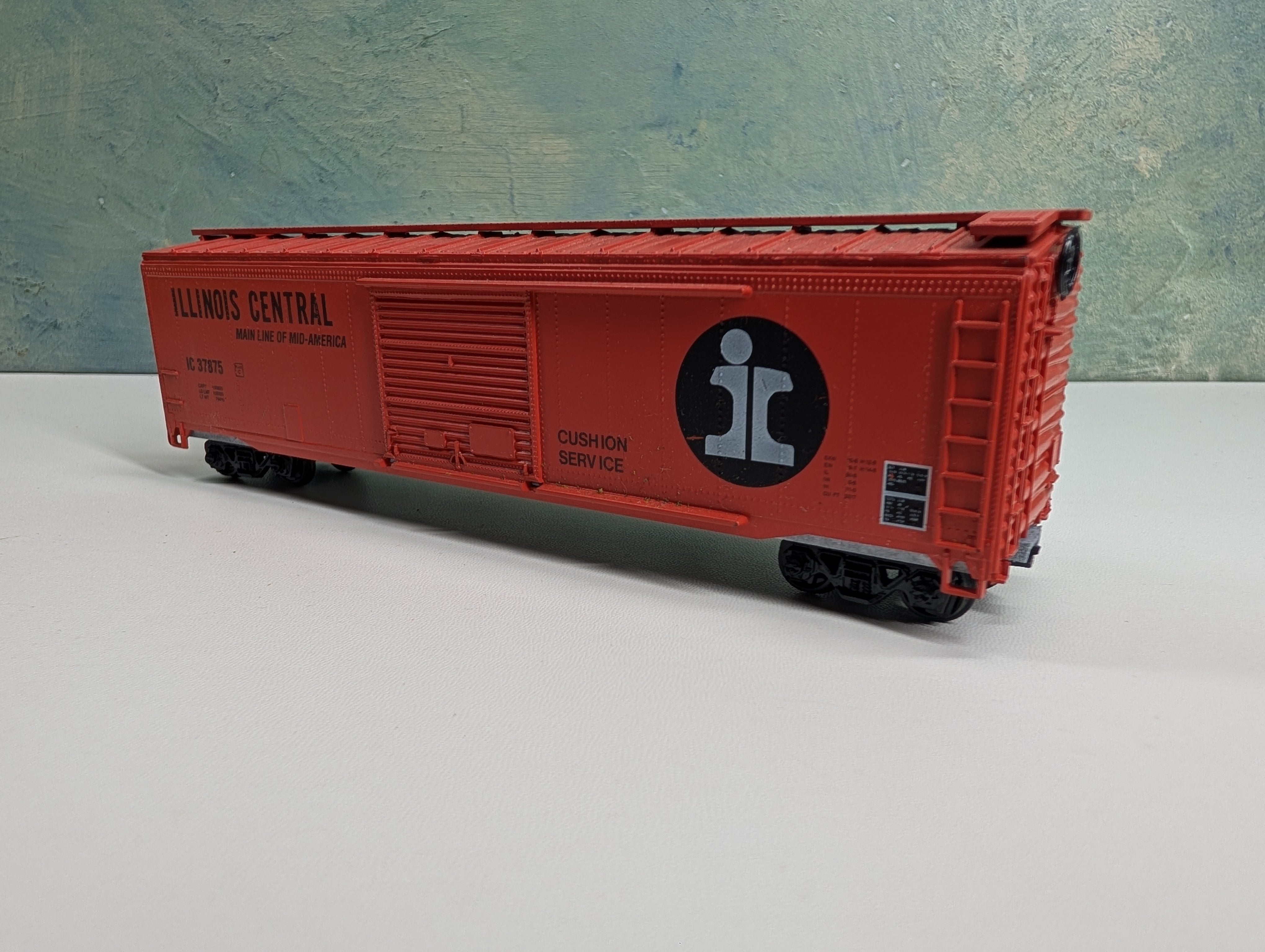 USED Roundhouse HO Scale 50' Box Car Illinois Central IC #37875