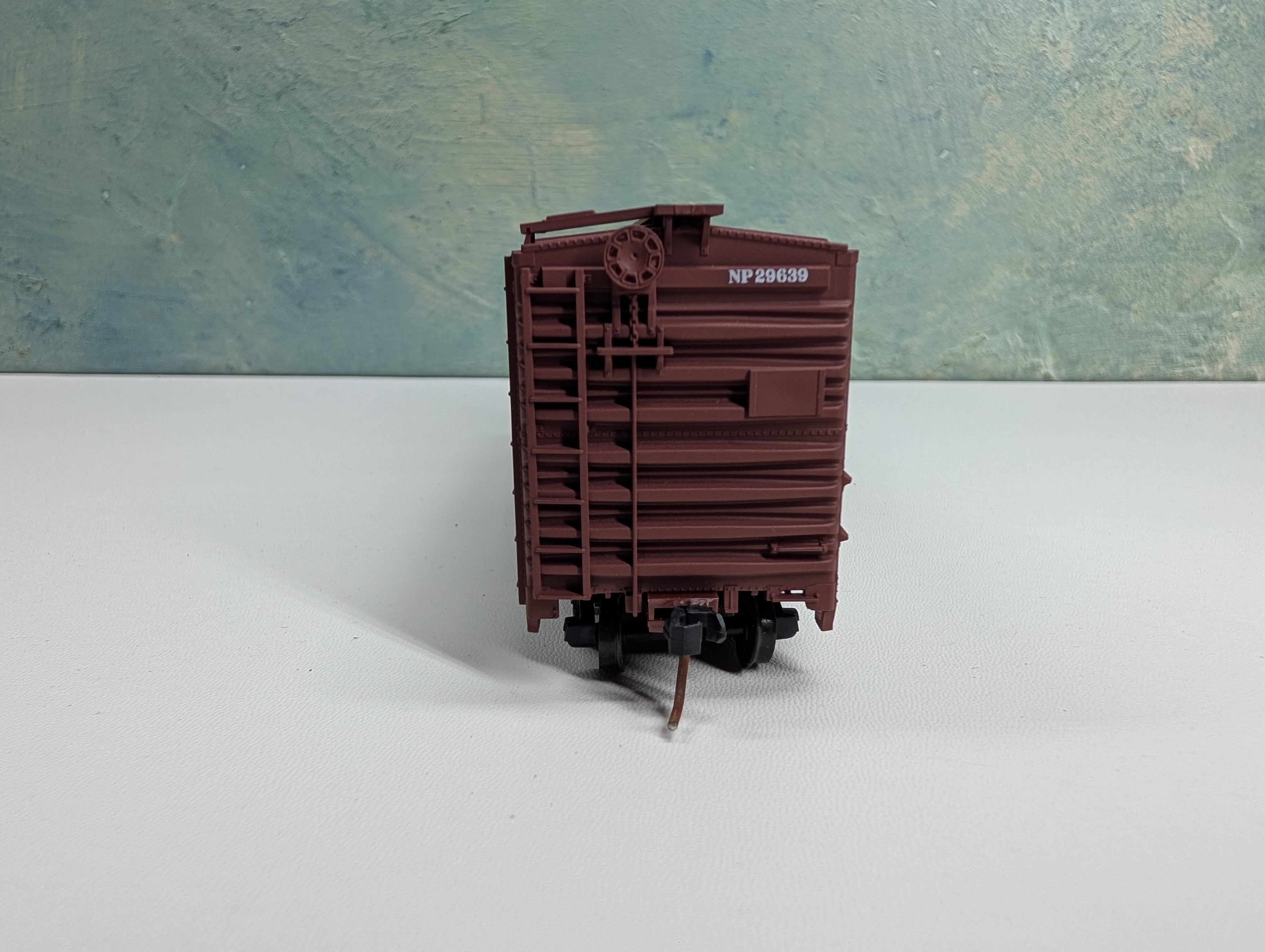 USED Accurail HO Scale 40' Box Car Northern Pacific NP #29639