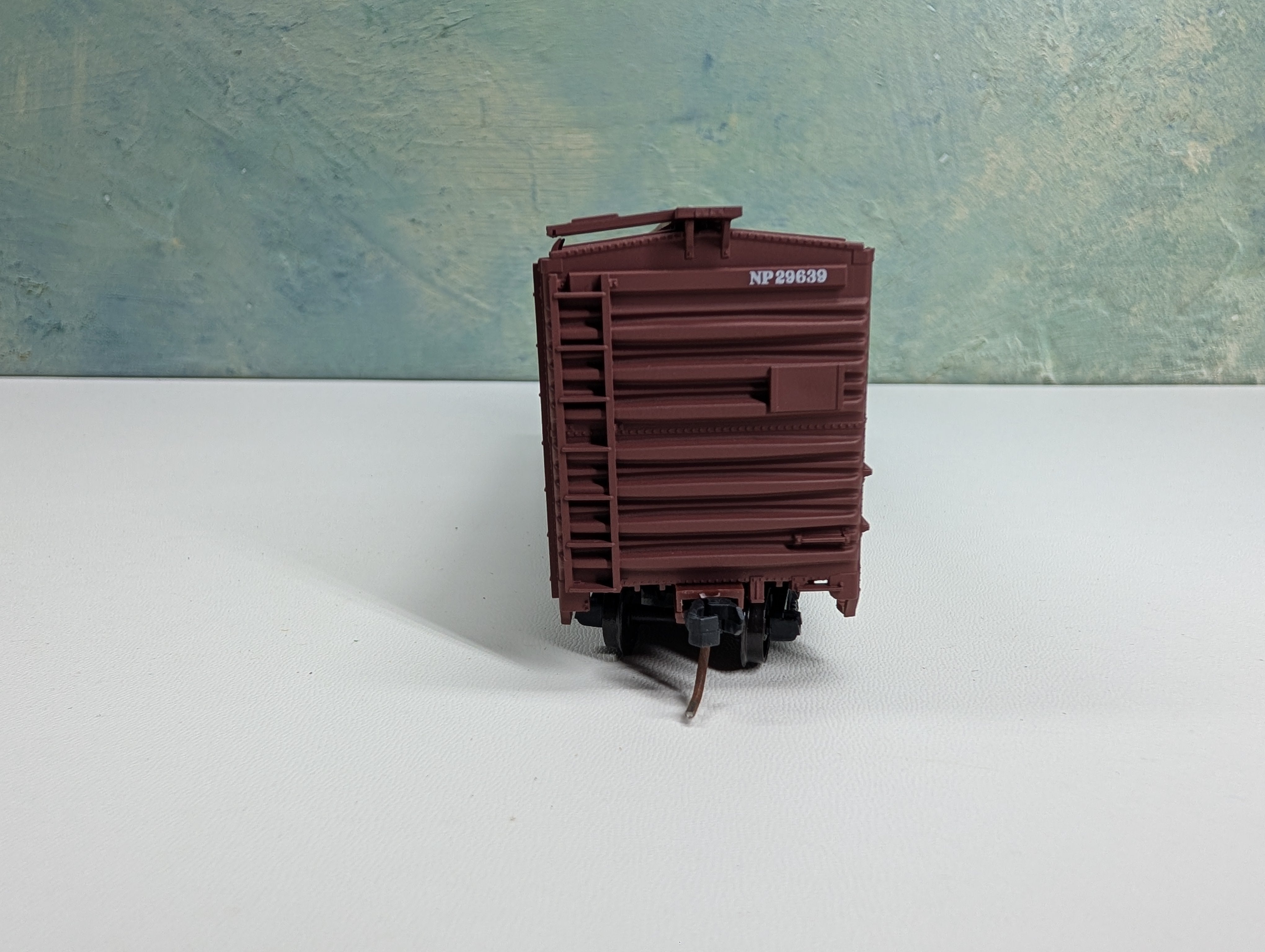 USED Accurail HO Scale 40' Box Car Northern Pacific NP #29639