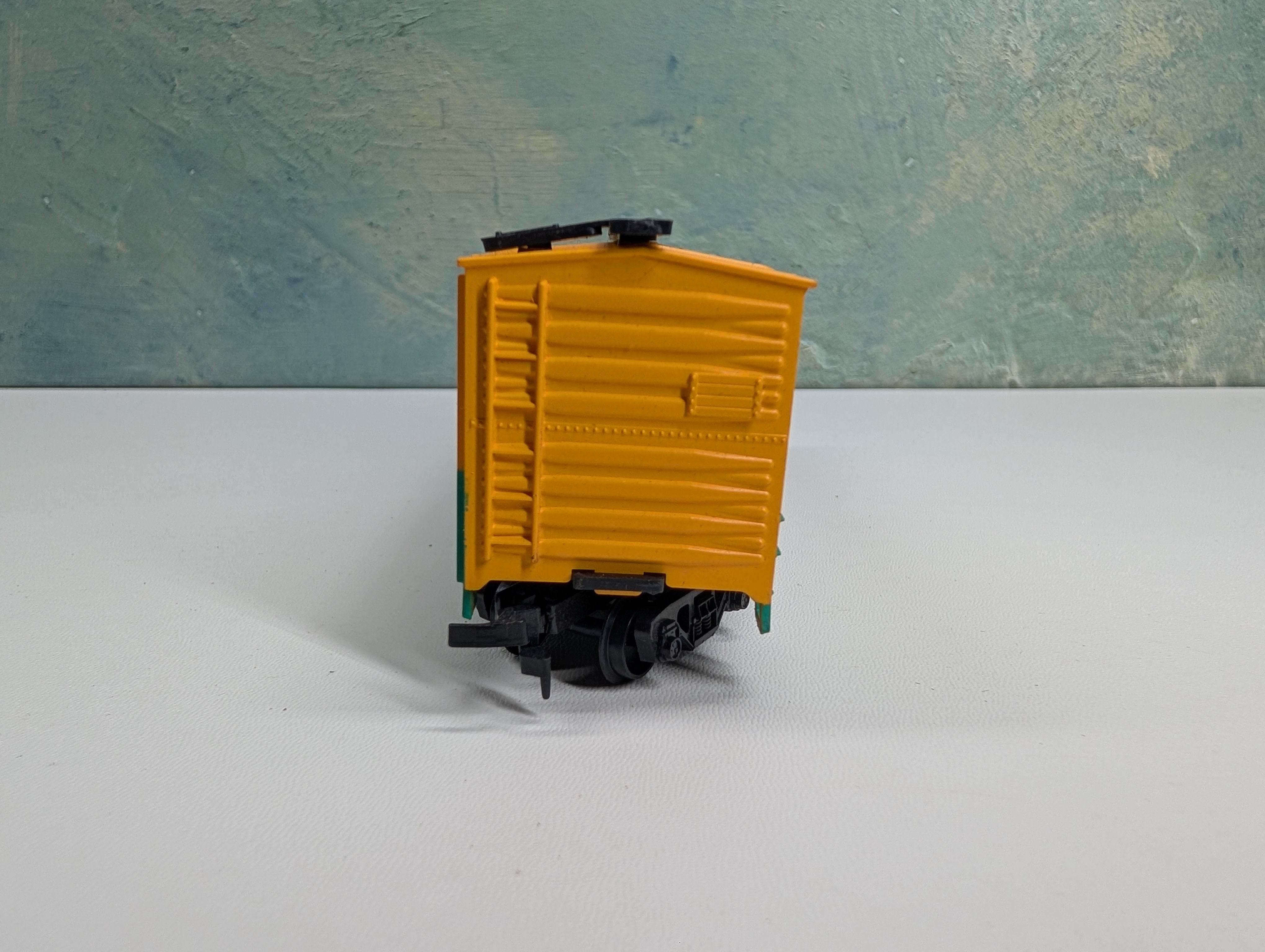 USED AHM HO Scale 40' Wooden Box Car Rutland #100