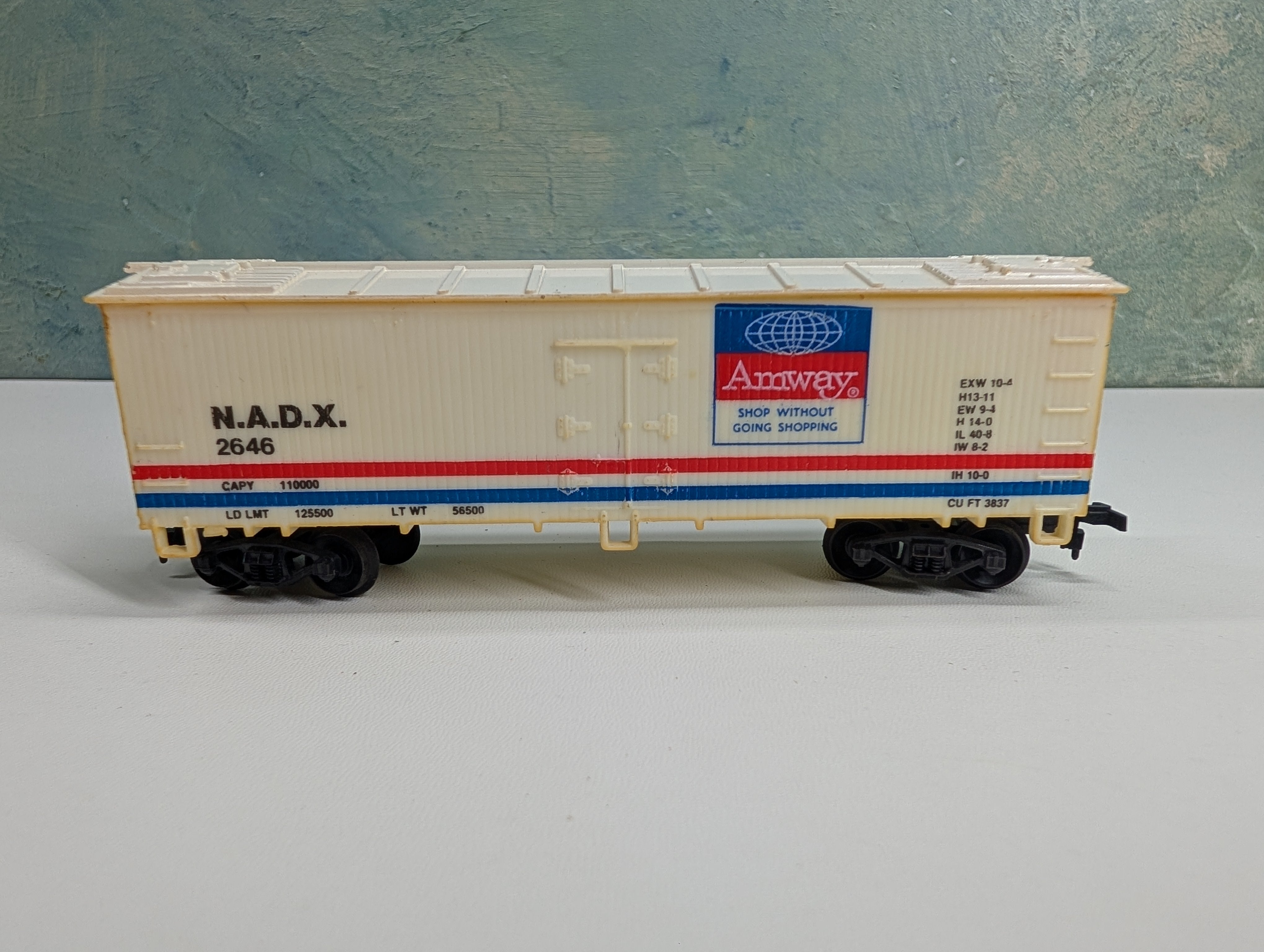 USED Life-Like HO Scale 38' Wooden Reefer Box Car Amway NADX #2646