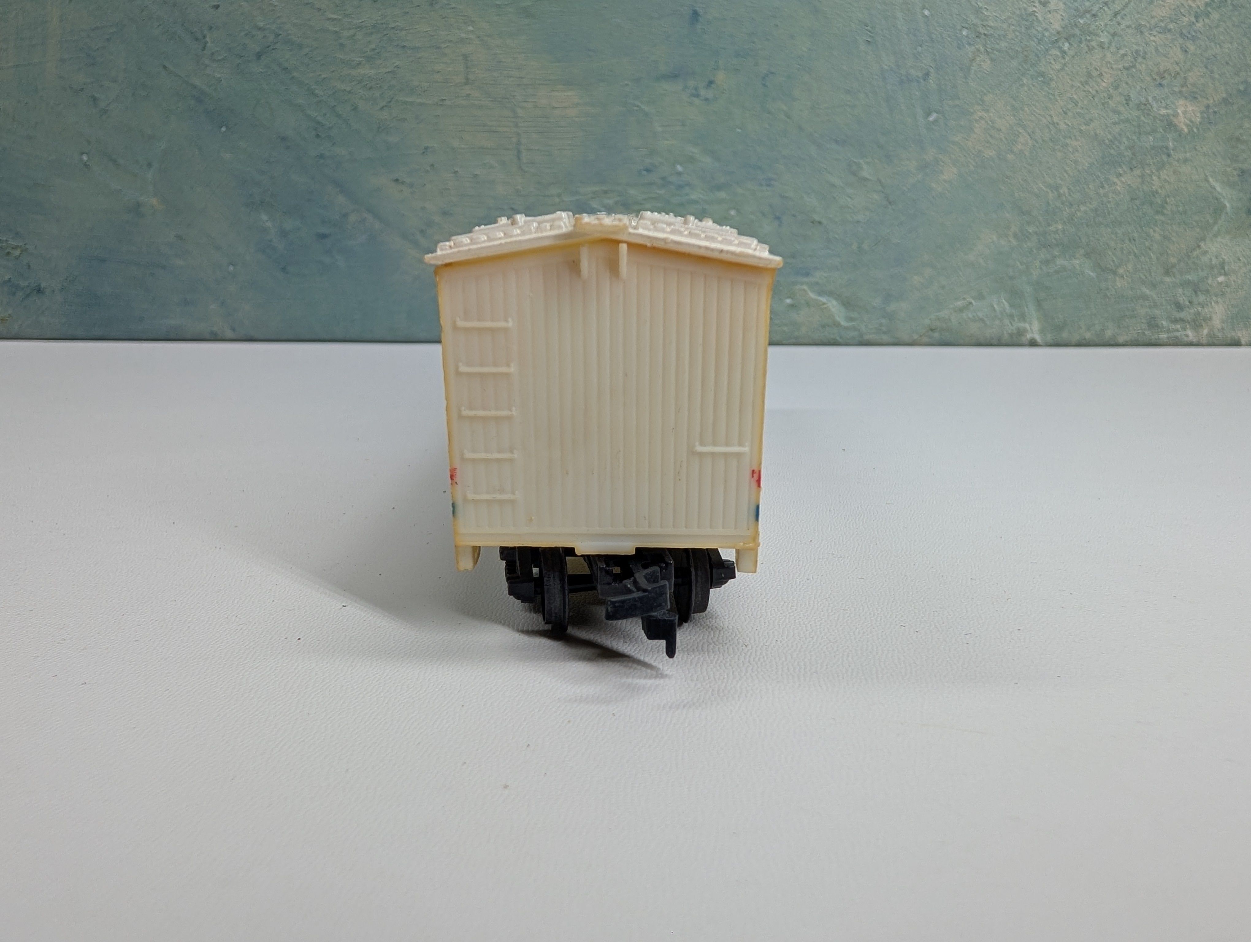 USED Life-Like HO Scale 38' Wooden Reefer Box Car Amway NADX #2646