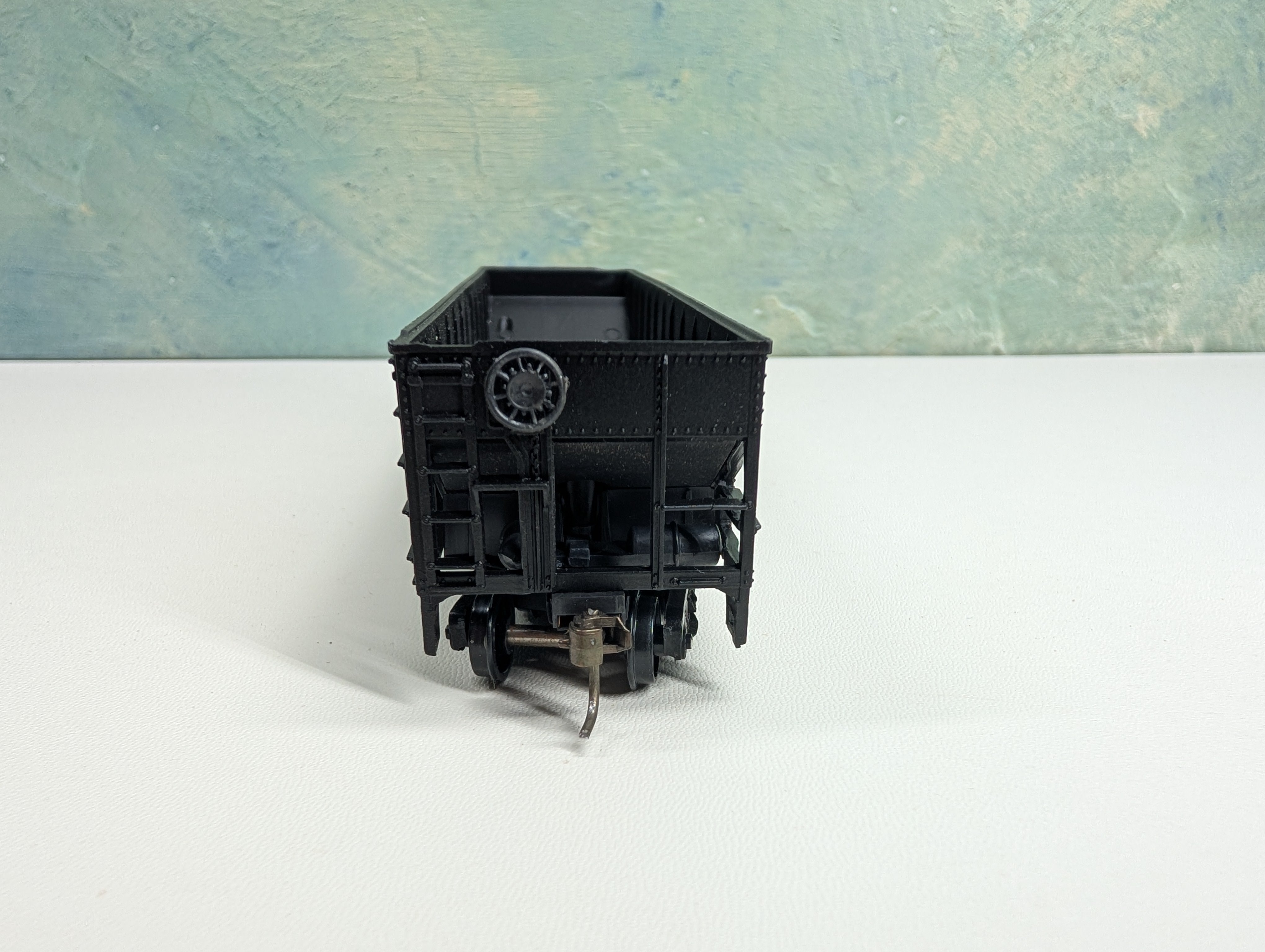 USED Athearn HO Scale Quad Hopper Illinois Central IC #85867 Roller Bearing Trucks