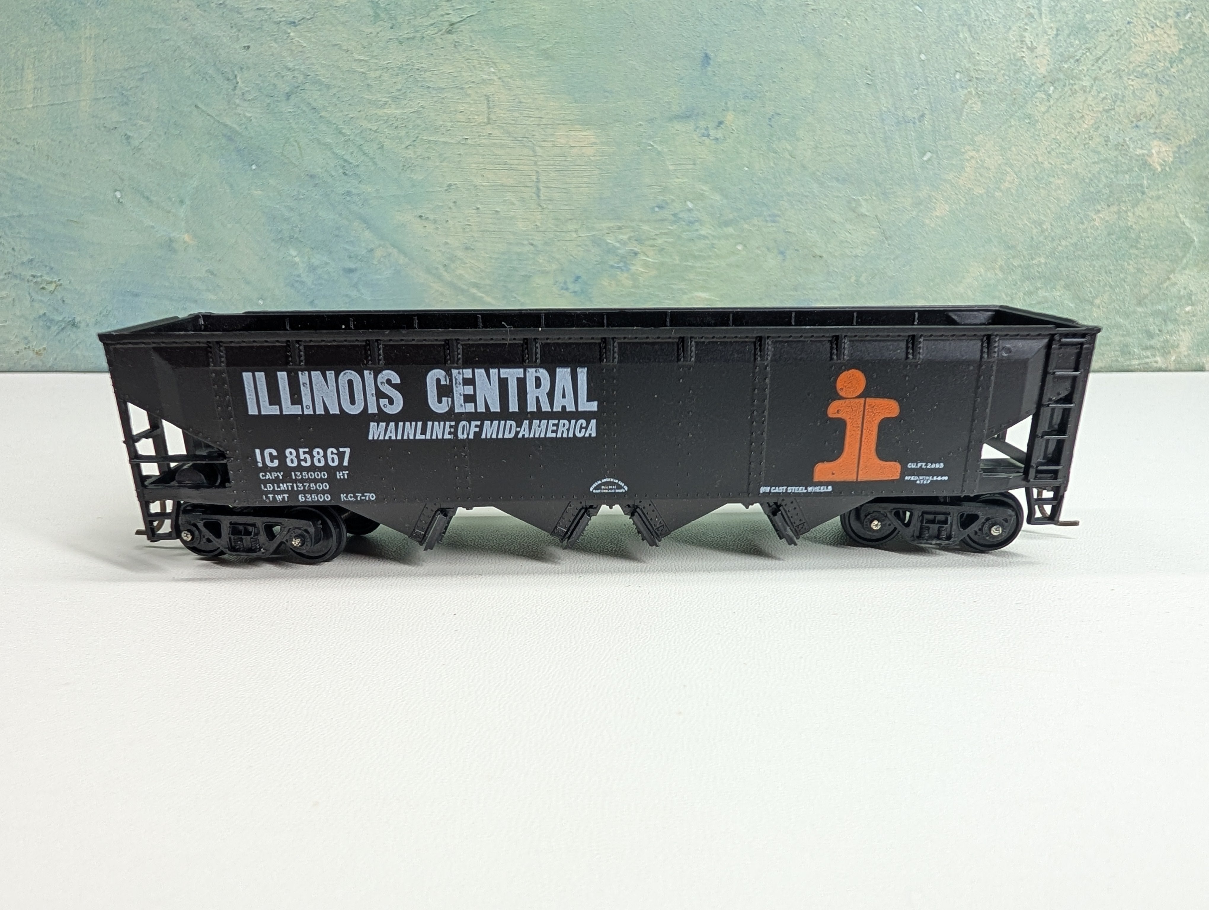 USED Athearn HO Scale Quad Hopper Illinois Central IC #85867 Roller Bearing Trucks