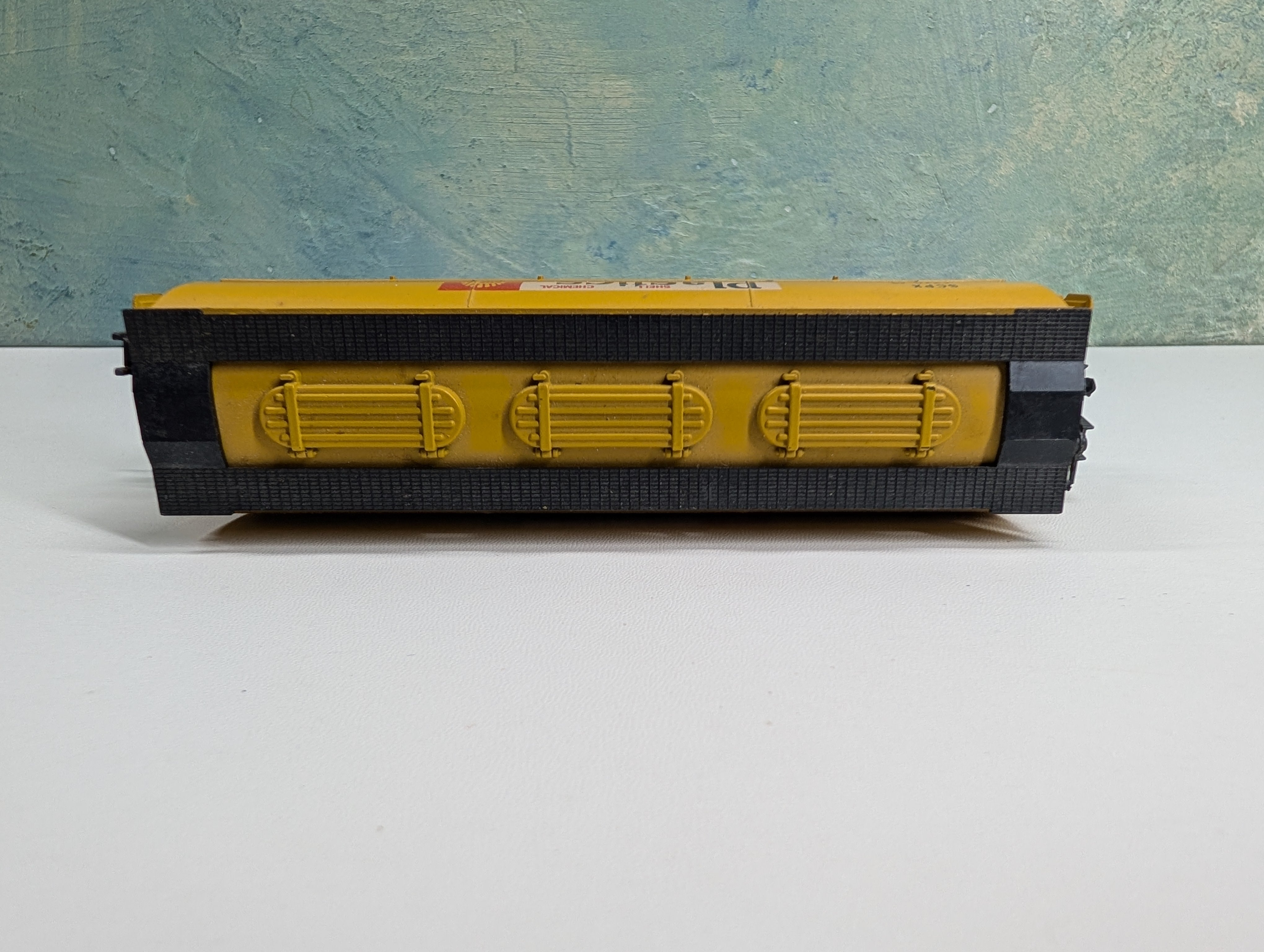 USED AHM HO Scale 4 Bay ACF Centerflow Shell Chemical SCPX #5220