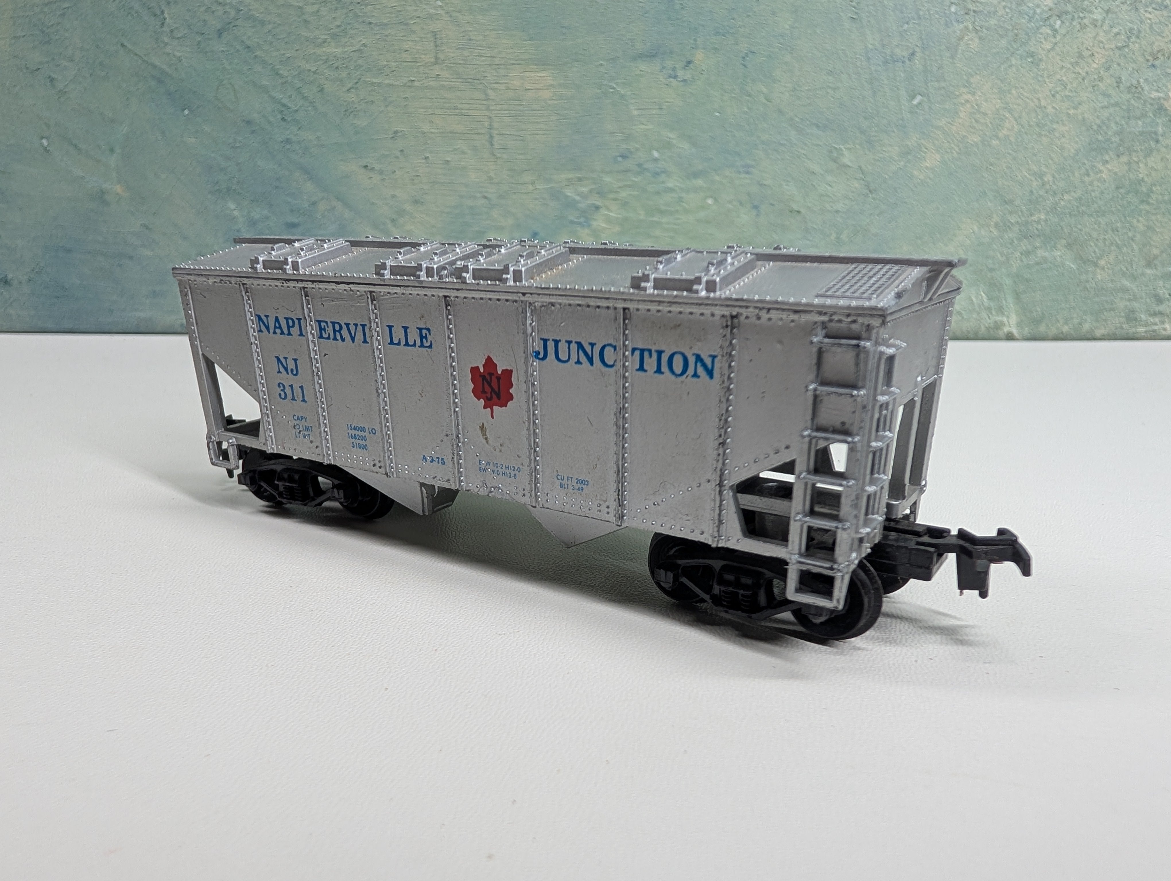 USED HO Scale 2 Bay Covered Hopper Napierville Junction NJ #311