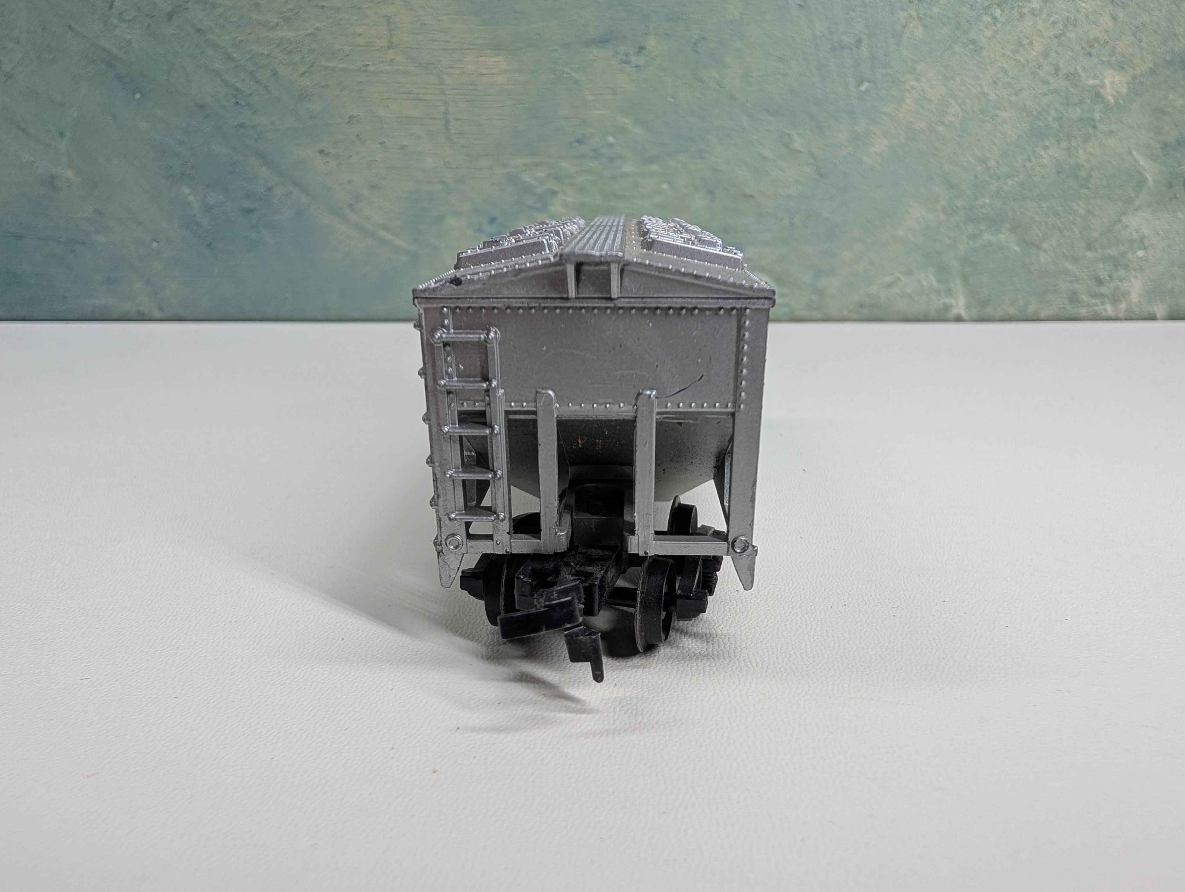 USED HO Scale 2 Bay Covered Hopper Napierville Junction NJ #311