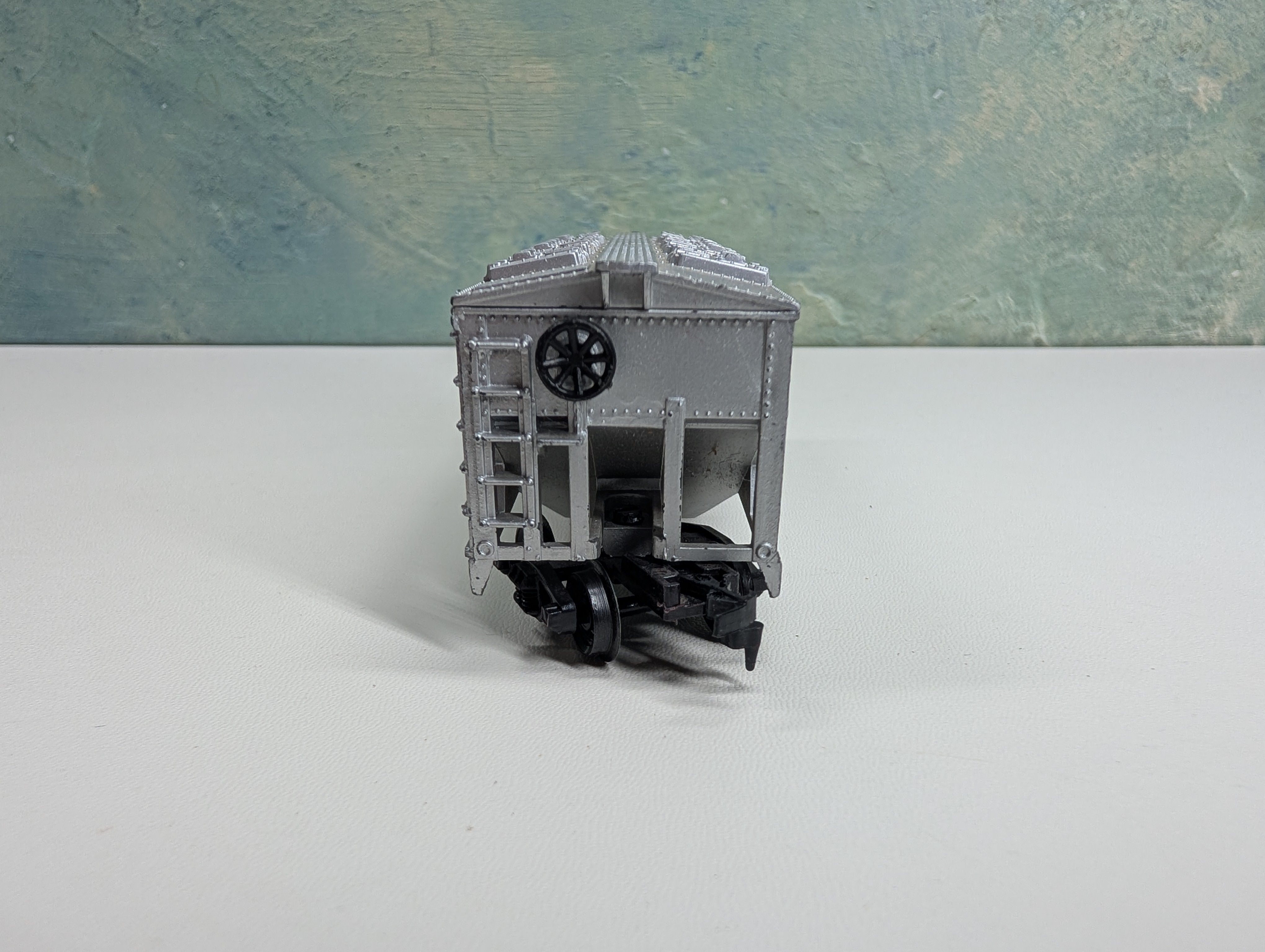 USED HO Scale 2 Bay Covered Hopper Napierville Junction NJ #311