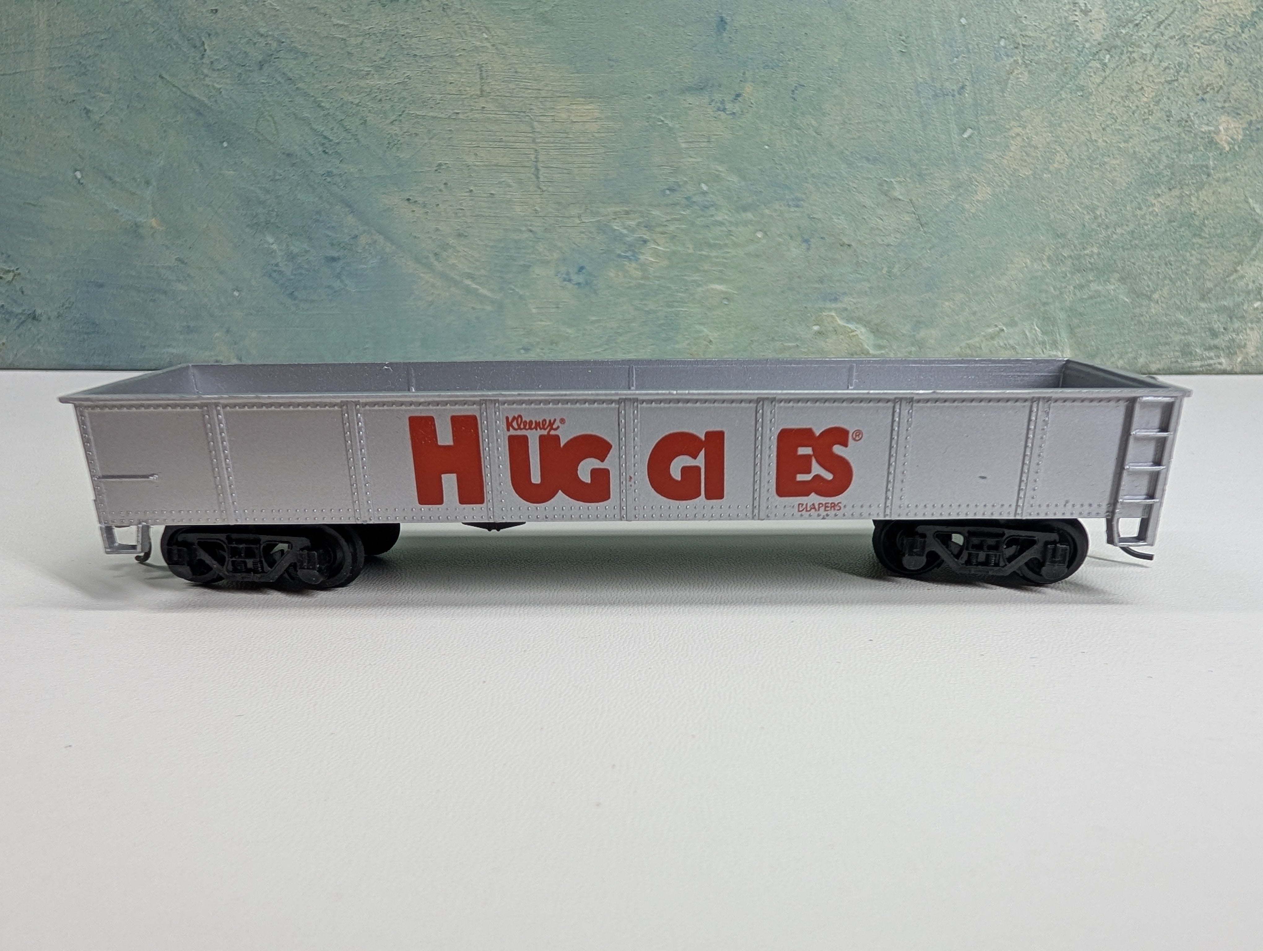 USED Bachmann HO Scale 40' Gondola Huggies