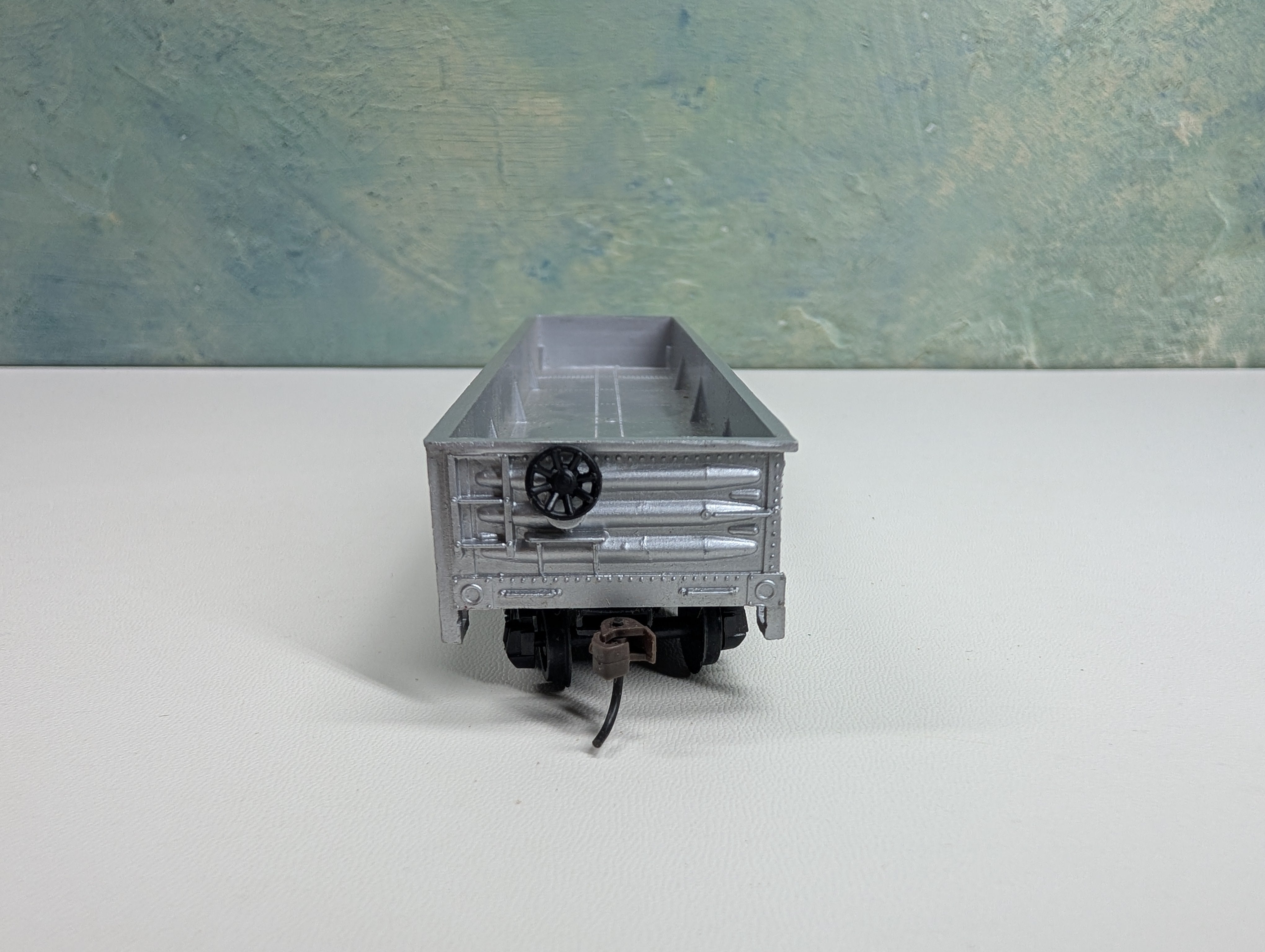 USED Bachmann HO Scale 40' Gondola Huggies