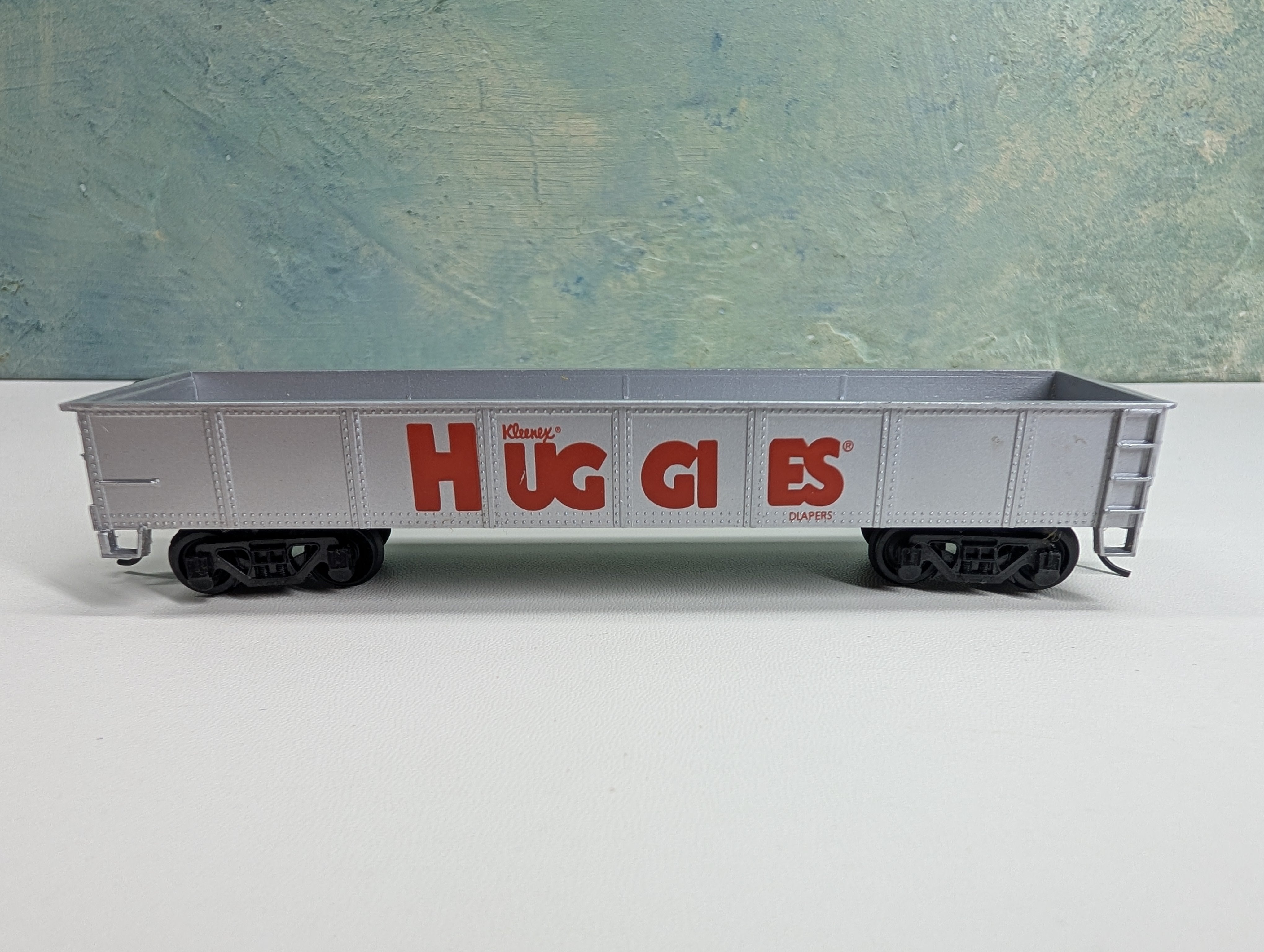 USED Bachmann HO Scale 40' Gondola Huggies