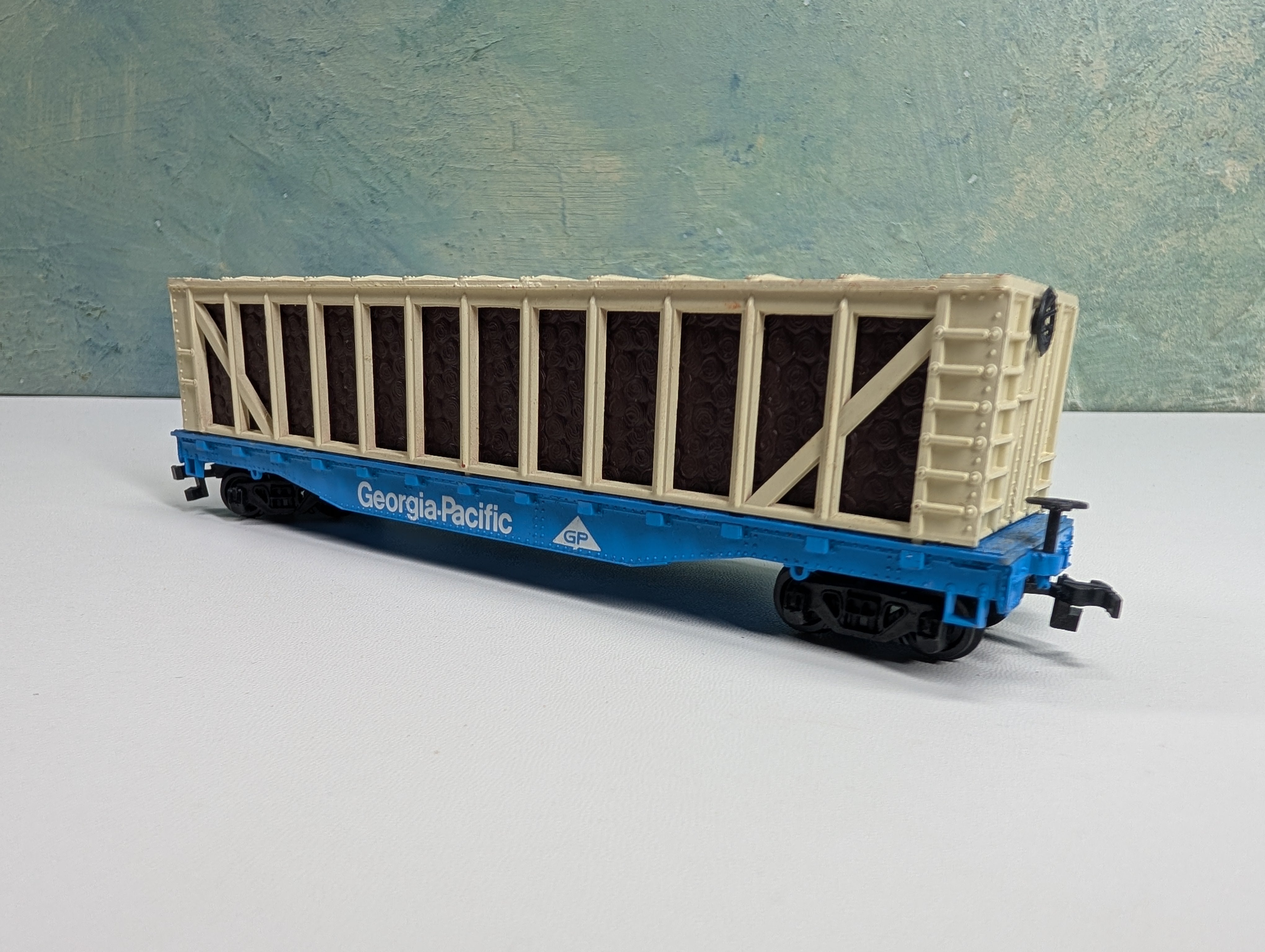 USED Bachmann HO Scale 50' Pulpwood Rack Flat Car Georgia Pacific GP