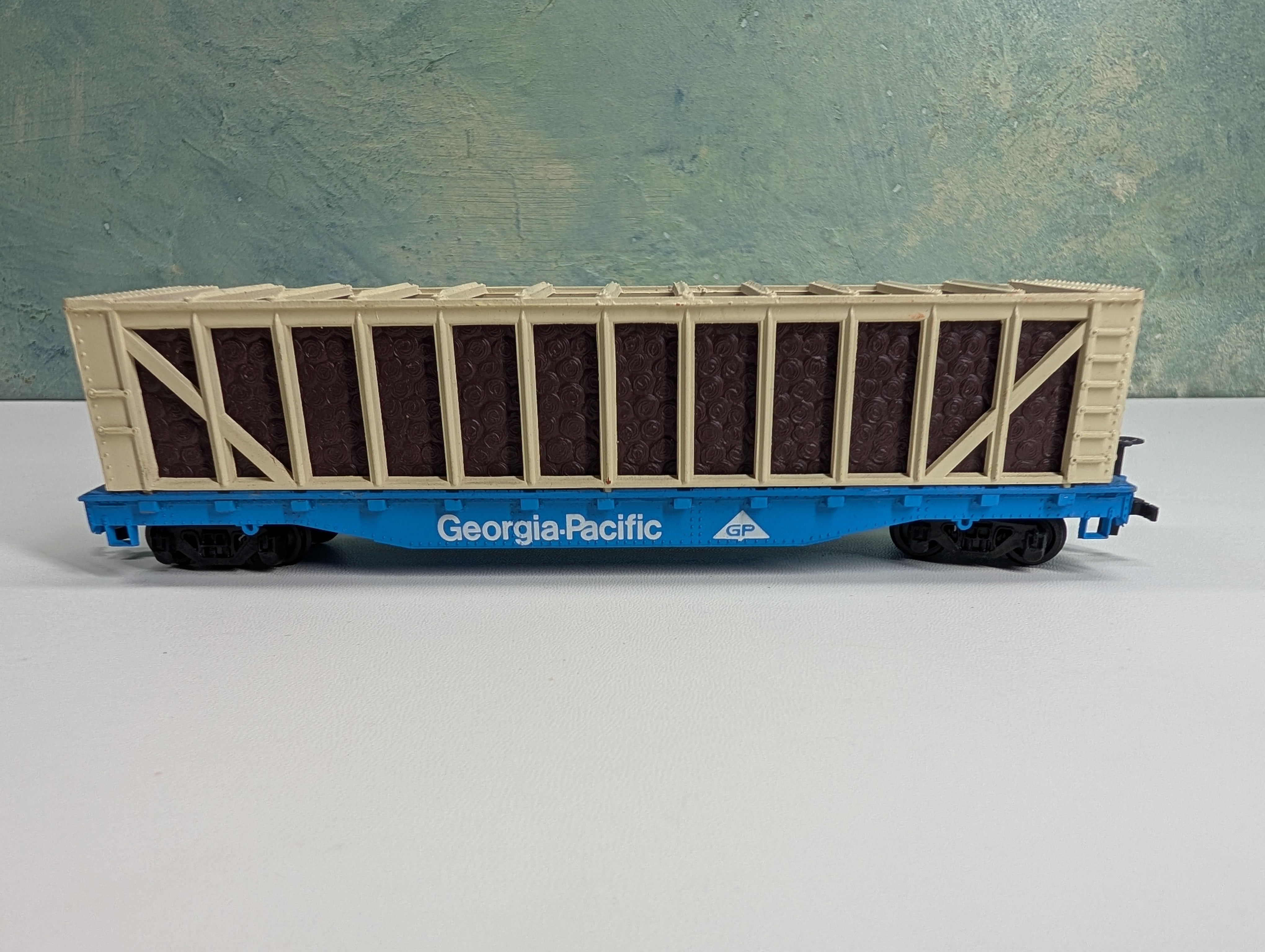 USED Bachmann HO Scale 50' Pulpwood Rack Flat Car Georgia Pacific GP