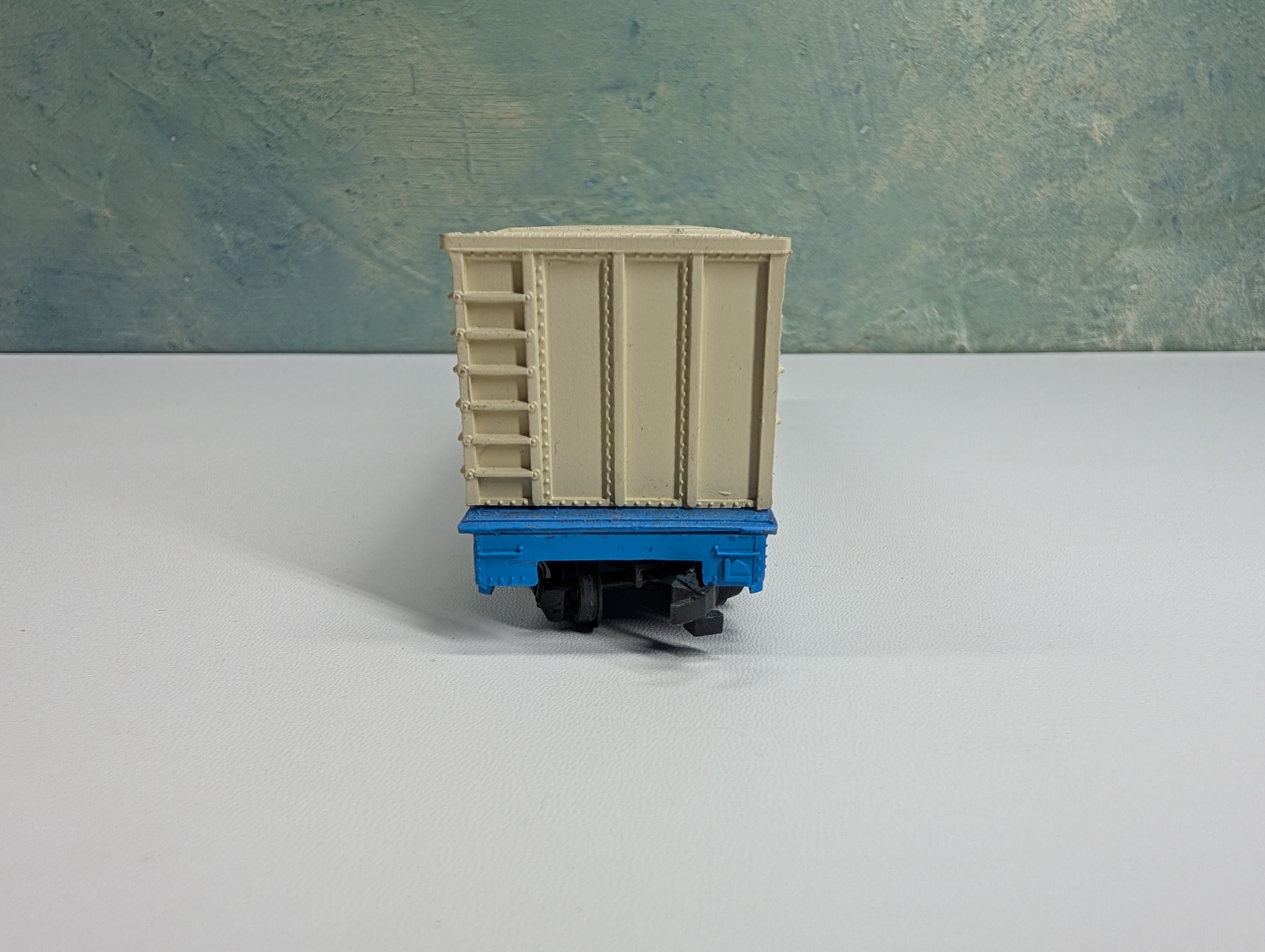 USED Bachmann HO Scale 50' Pulpwood Rack Flat Car Georgia Pacific GP