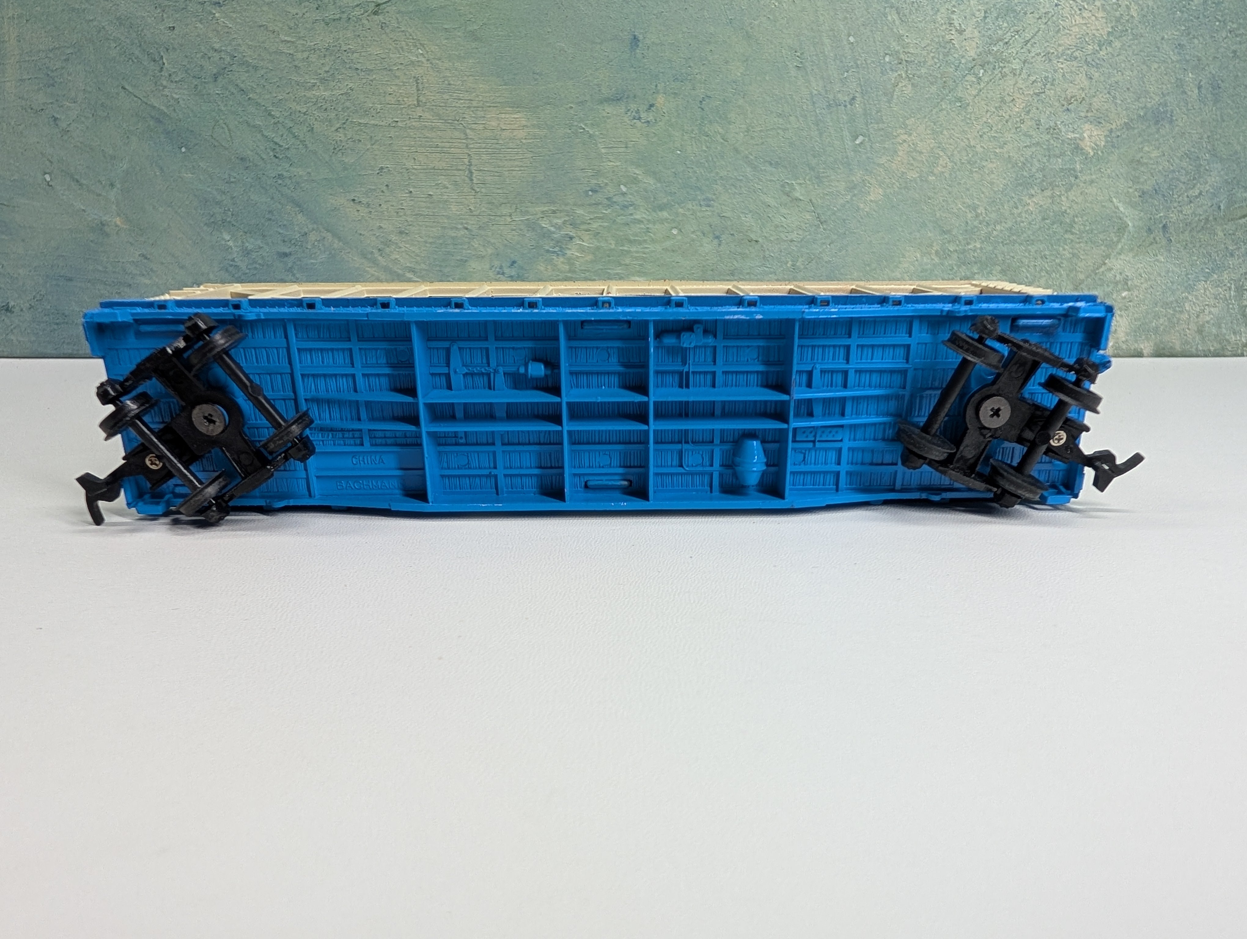 USED Bachmann HO Scale 50' Pulpwood Rack Flat Car Georgia Pacific GP