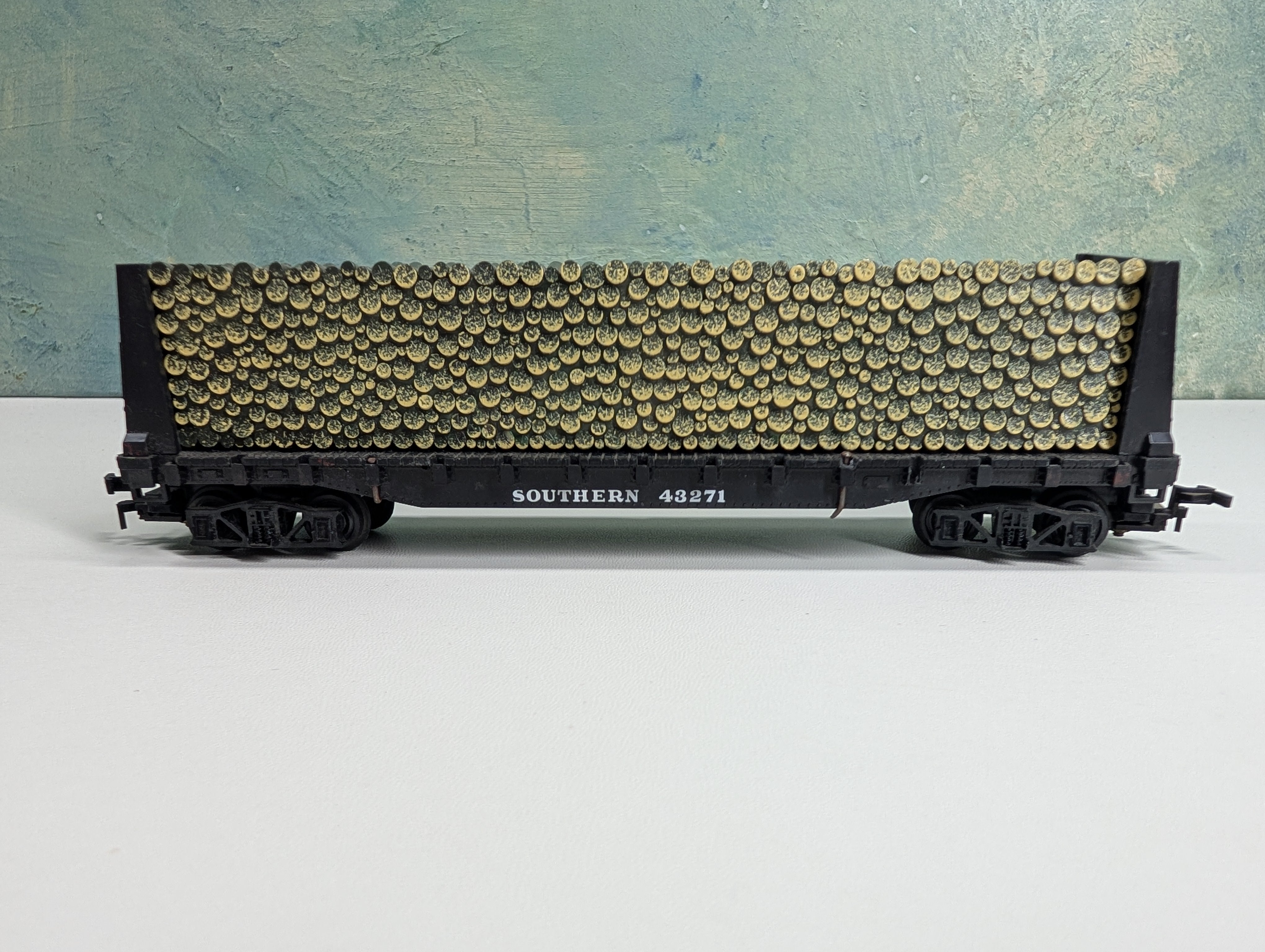 USED ATT HO Scale 50' Bulkhead Flat Car w/ Pulpwood Southern #43271