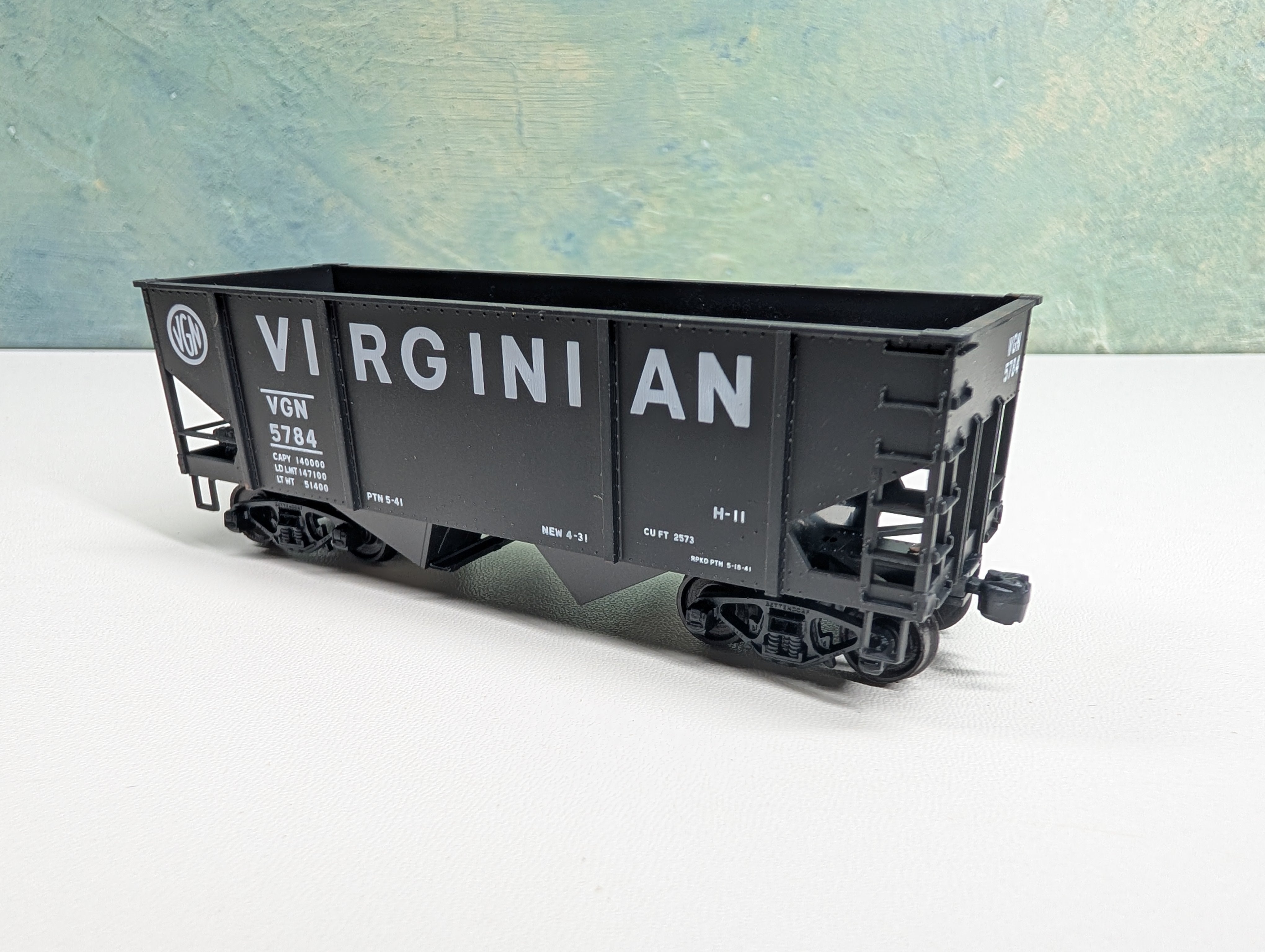 USED Accurail HO Scale 2 Bay Hopper Virginian VGN #5784