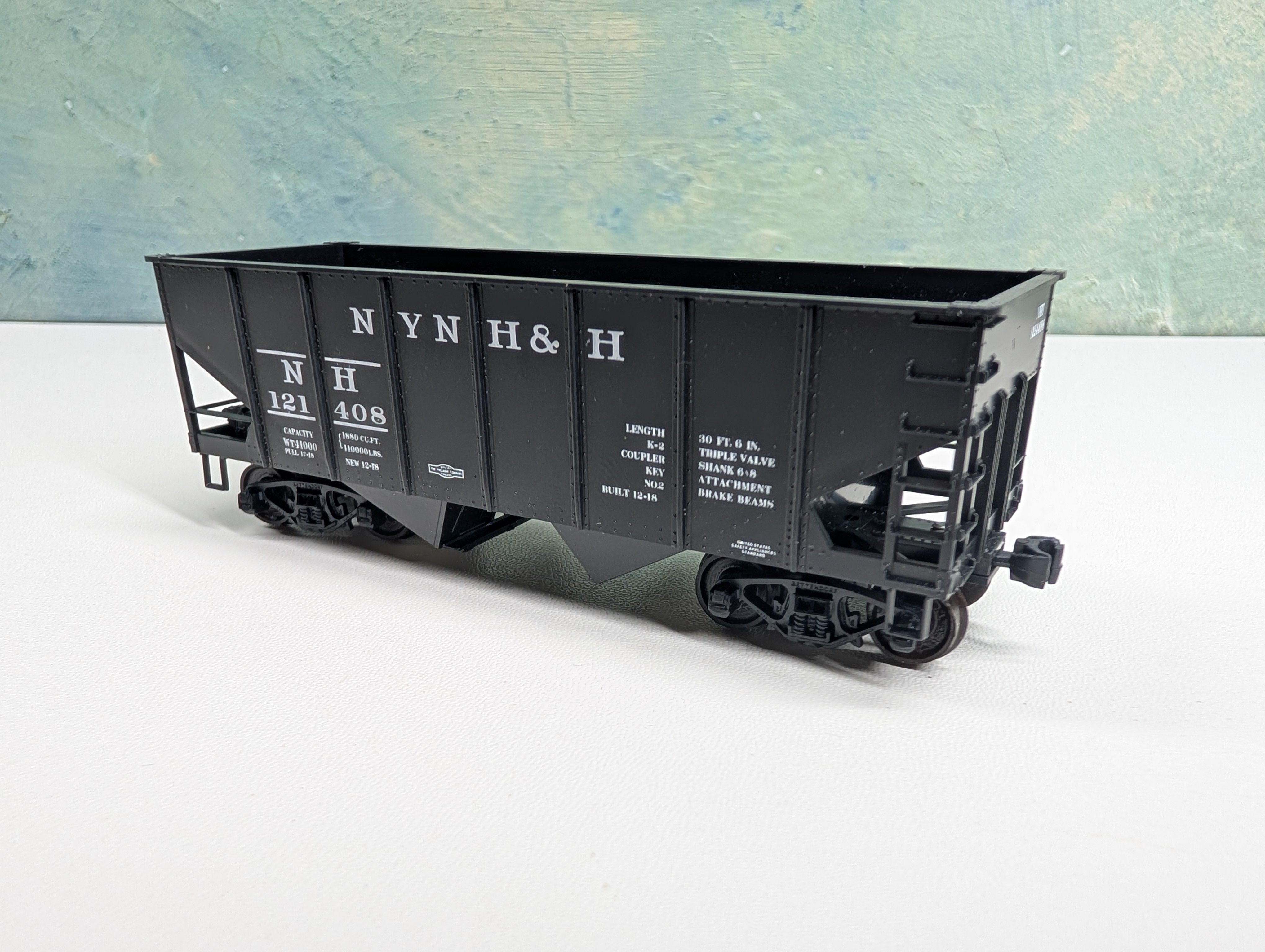 USED Accurail HO Scale 2 Bay Hopper New Haven NH #121408