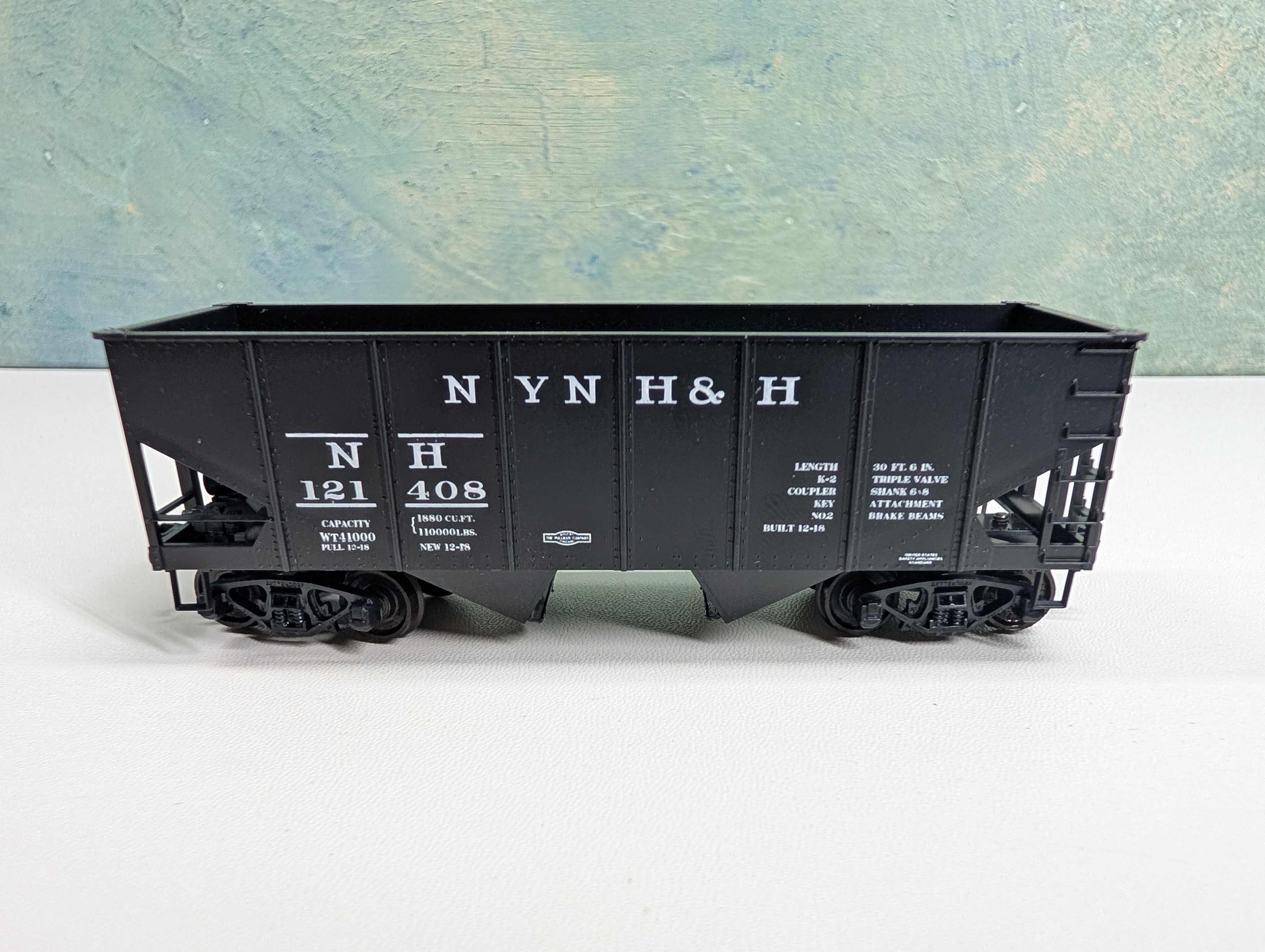 USED Accurail HO Scale 2 Bay Hopper New Haven NH #121408