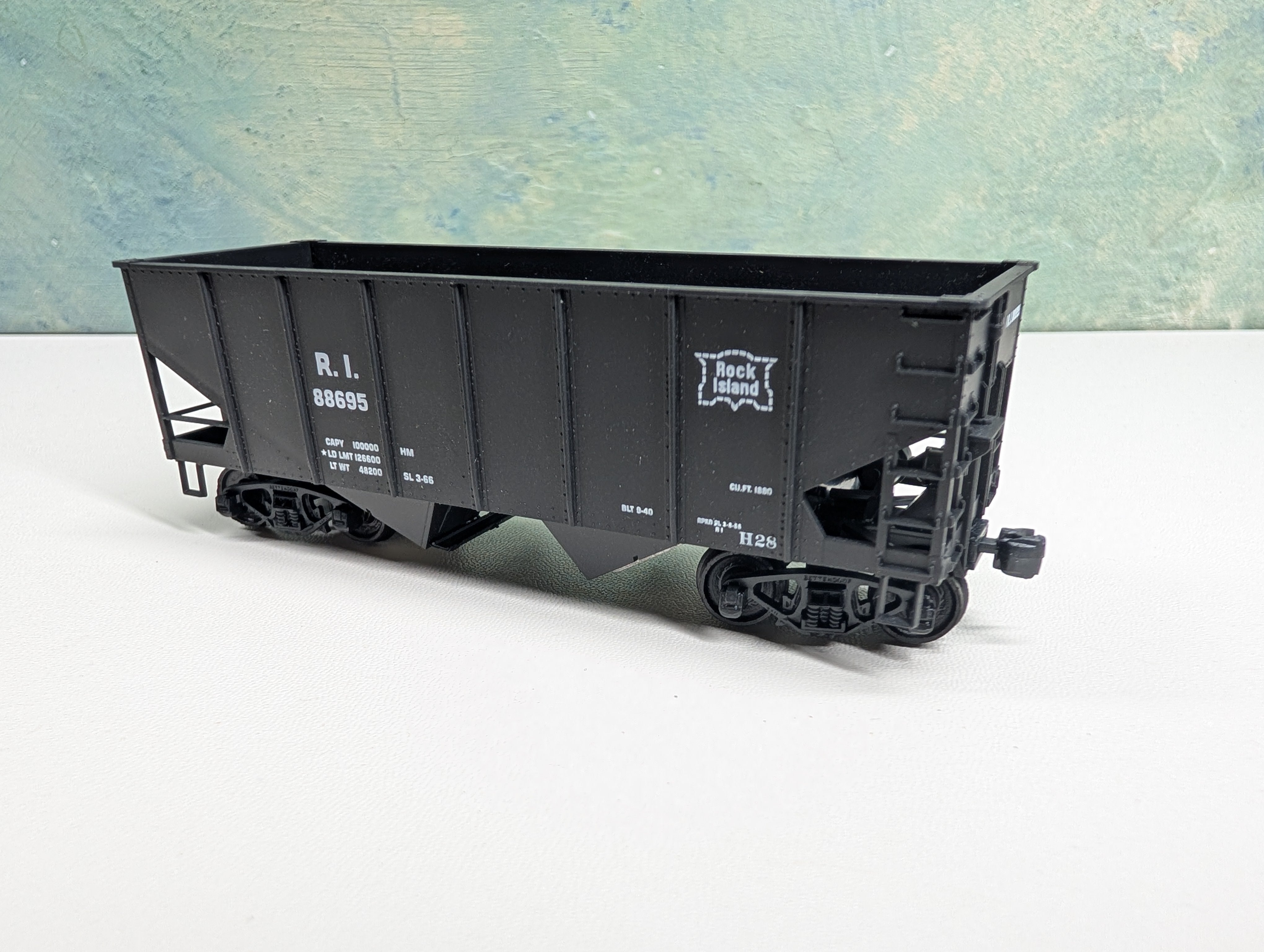 USED Accurail HO Scale 2 Bay Hopper Rock Island RI #88695