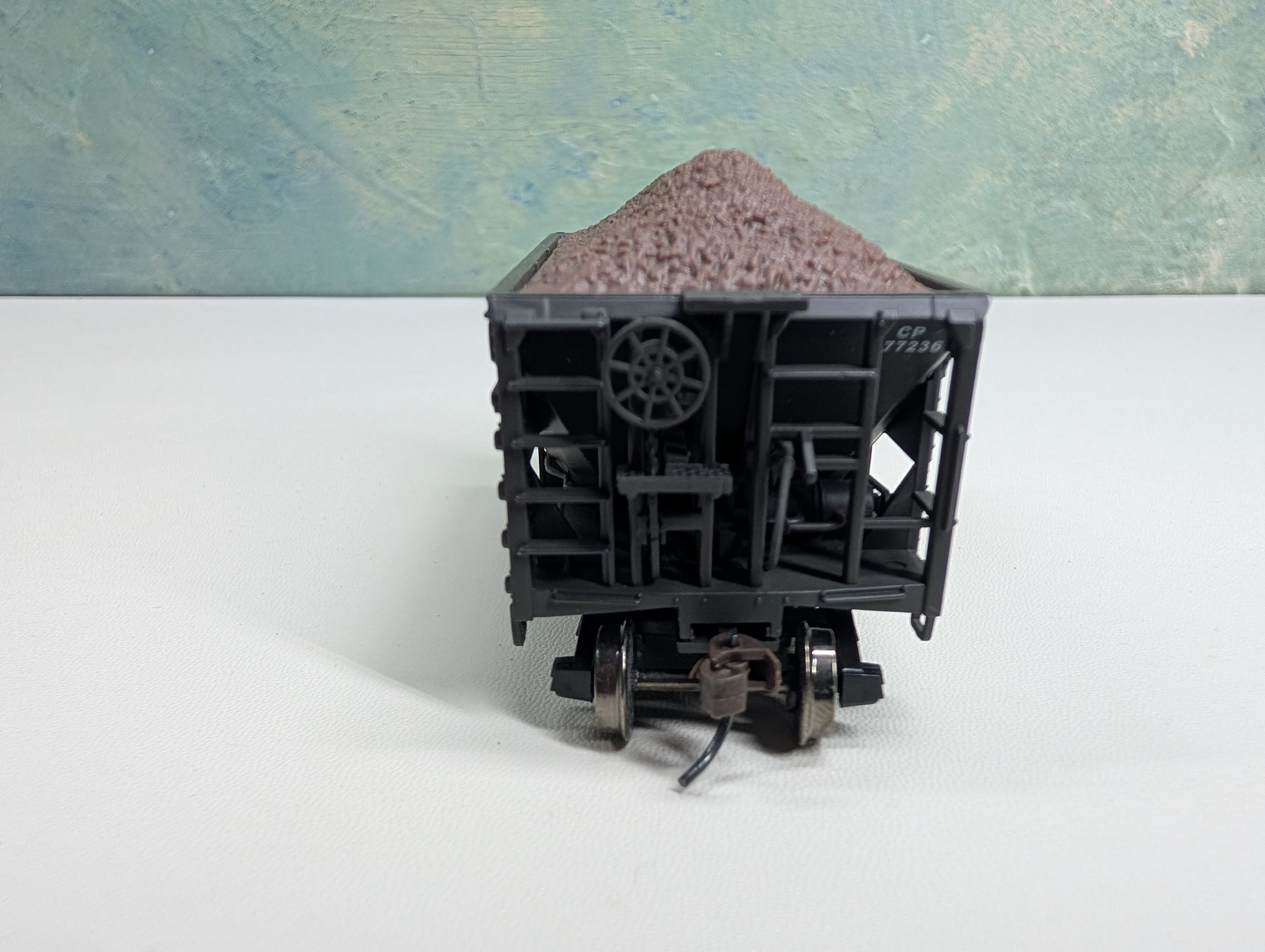 USED Model Power HO Scale Metal Ore Car w/ Load Canadian Pacific CP #377236