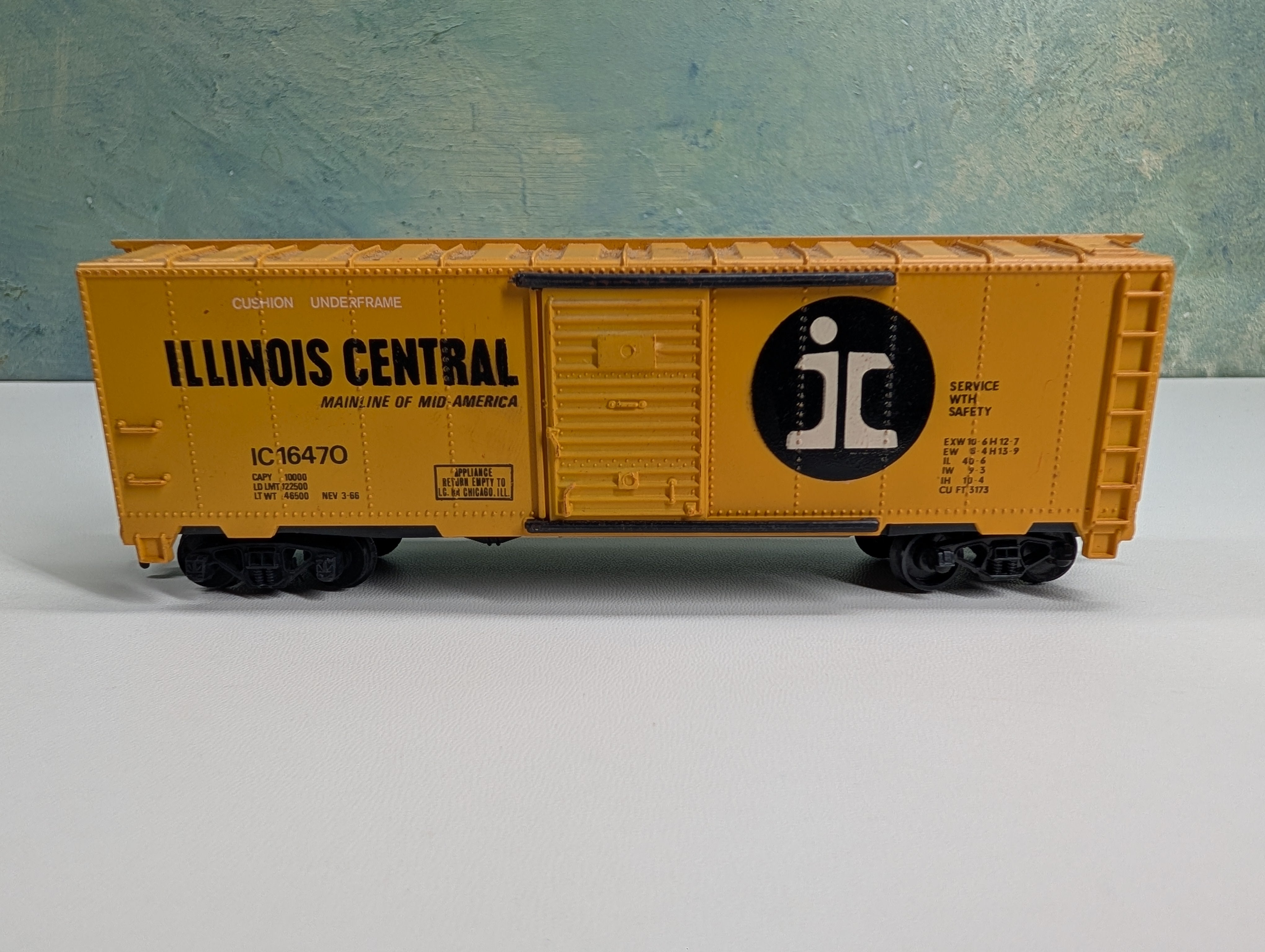 USED Tyco HO Scale 40' Box Car Illinois Central IC #16470