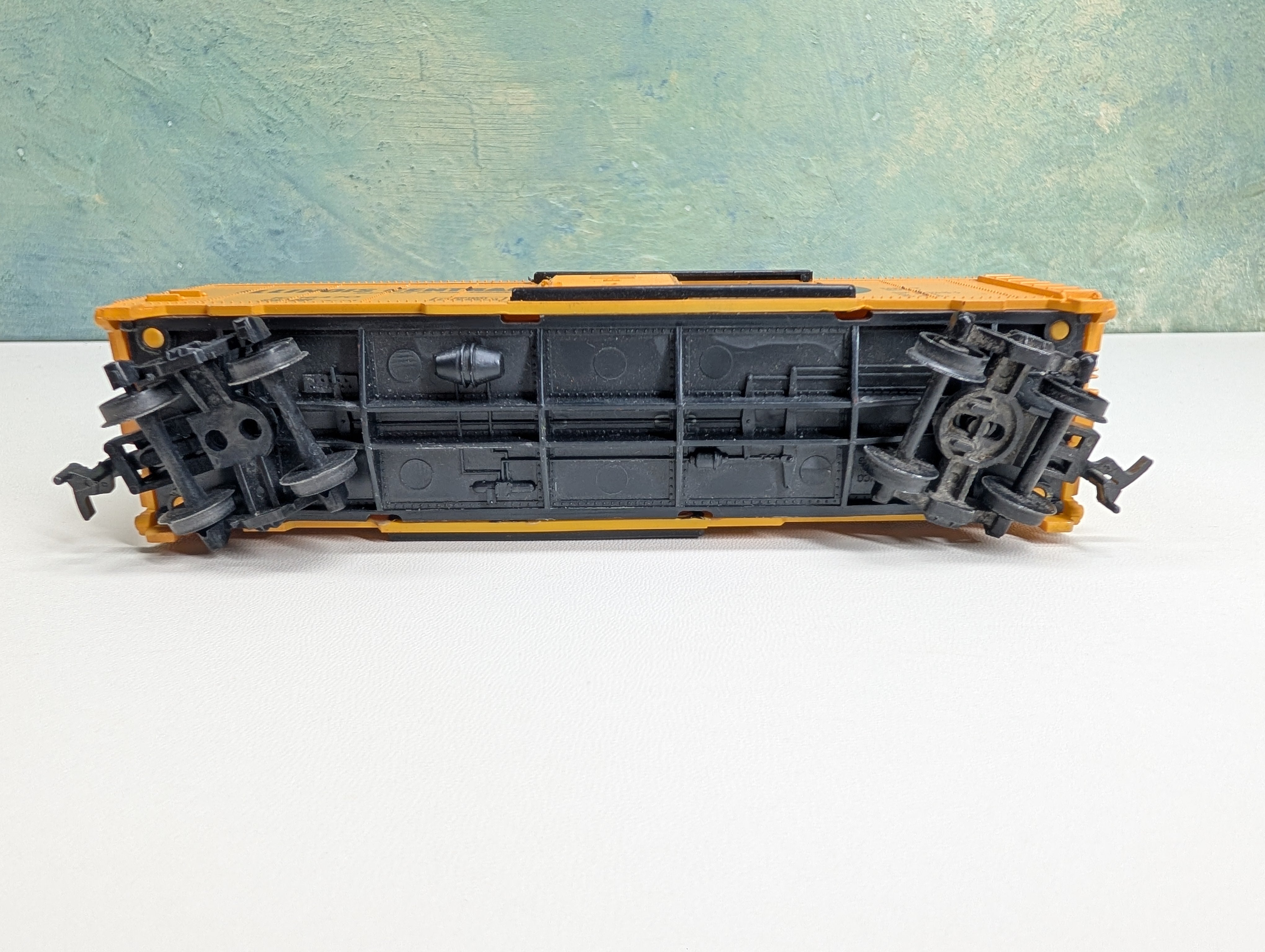 USED Tyco HO Scale 40' Box Car Illinois Central IC #16470