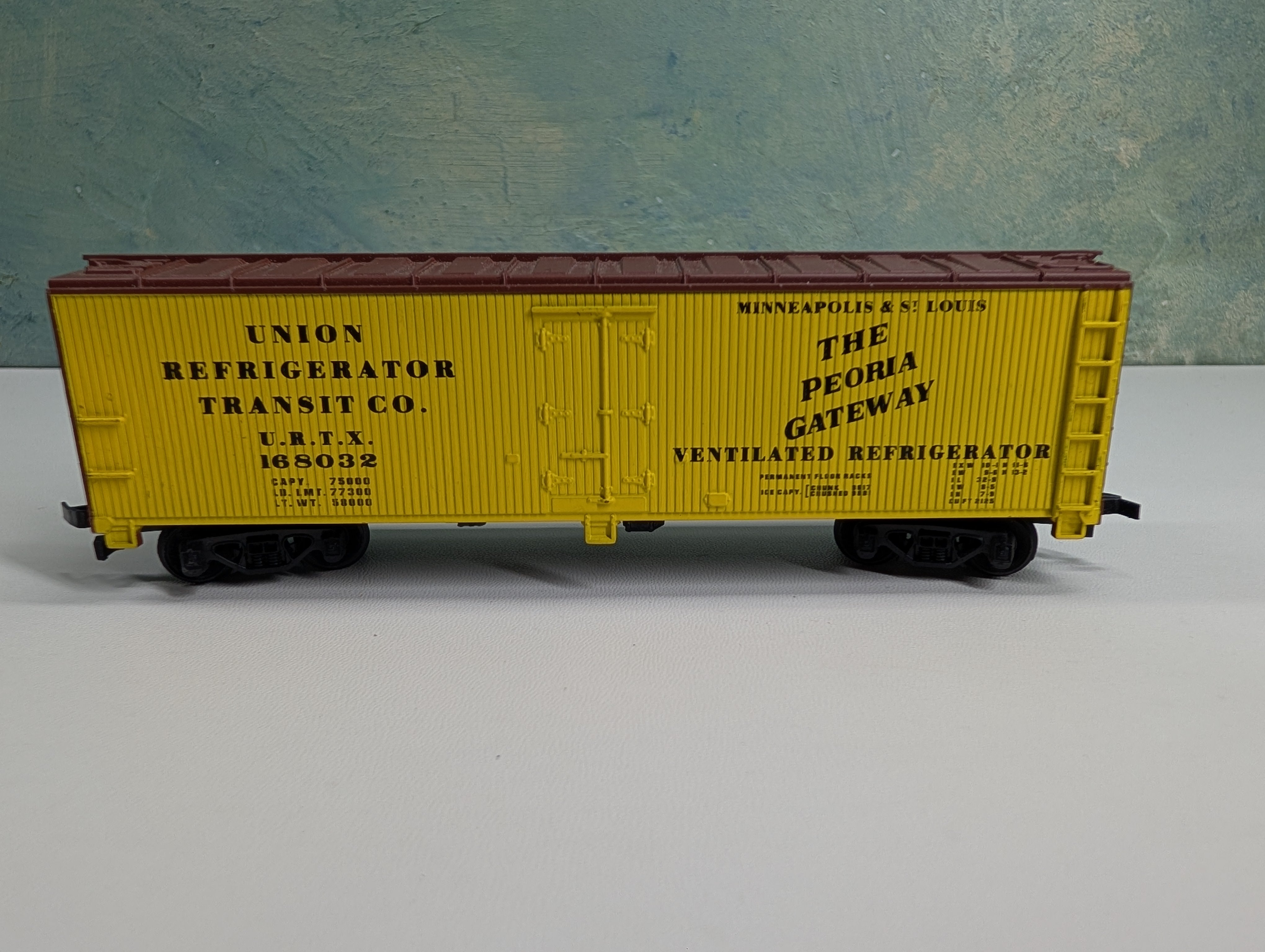 USED Mantua HO Scale 40' Wooden Reefer Box Car URTX #168032
