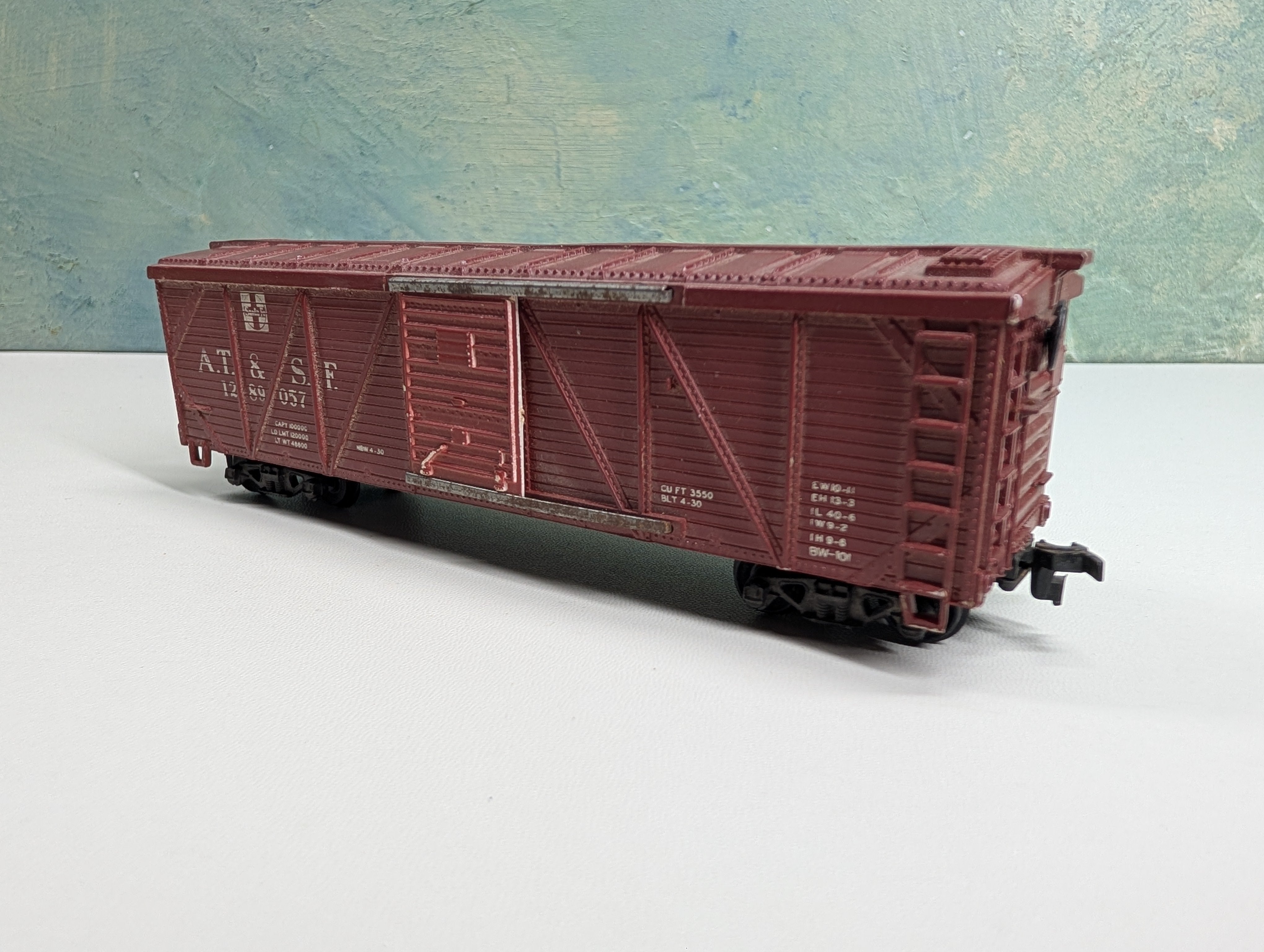 USED Varney HO Scale 42' Wooden Box Car Santa Fe ATSF #1289057